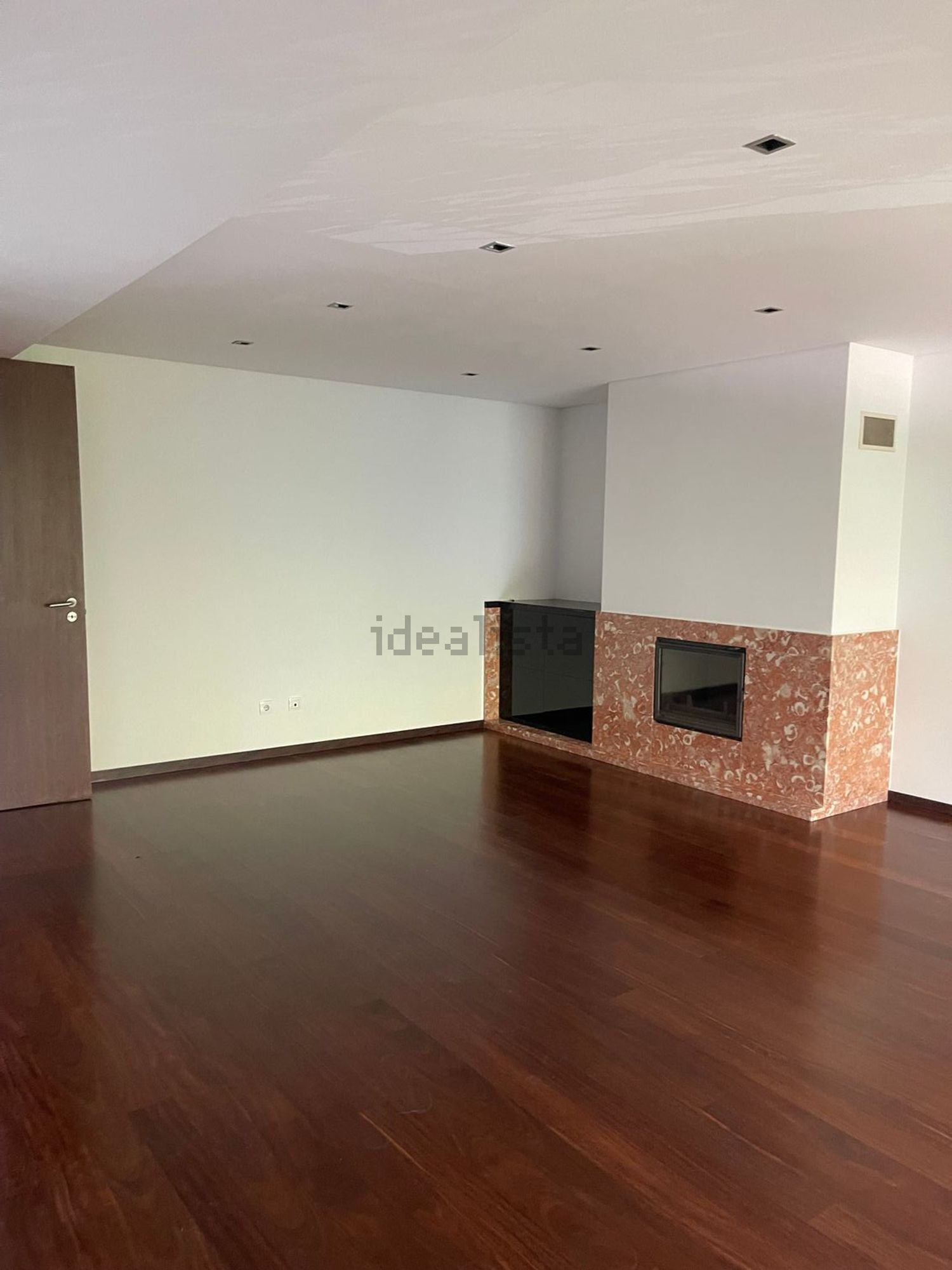 出租公寓 t3在Rua Ângela Adelaide Calheiros Carvalho Meneses, 234 , 2drt - 照片