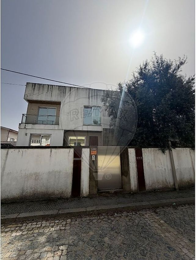 小楼房或独栋别墅出售在Rua dos Castelinhos