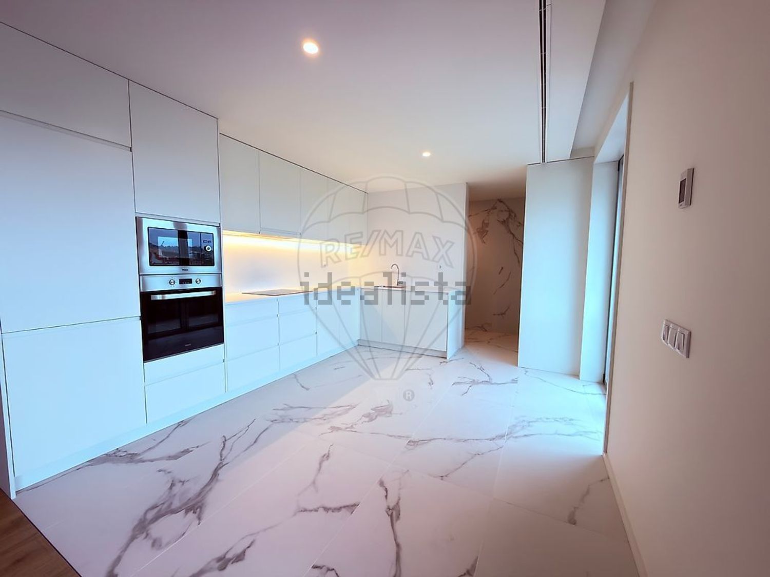 公寓 t3出售在Avenida Doutor Leonardo Coimbra, 99 - 厨房