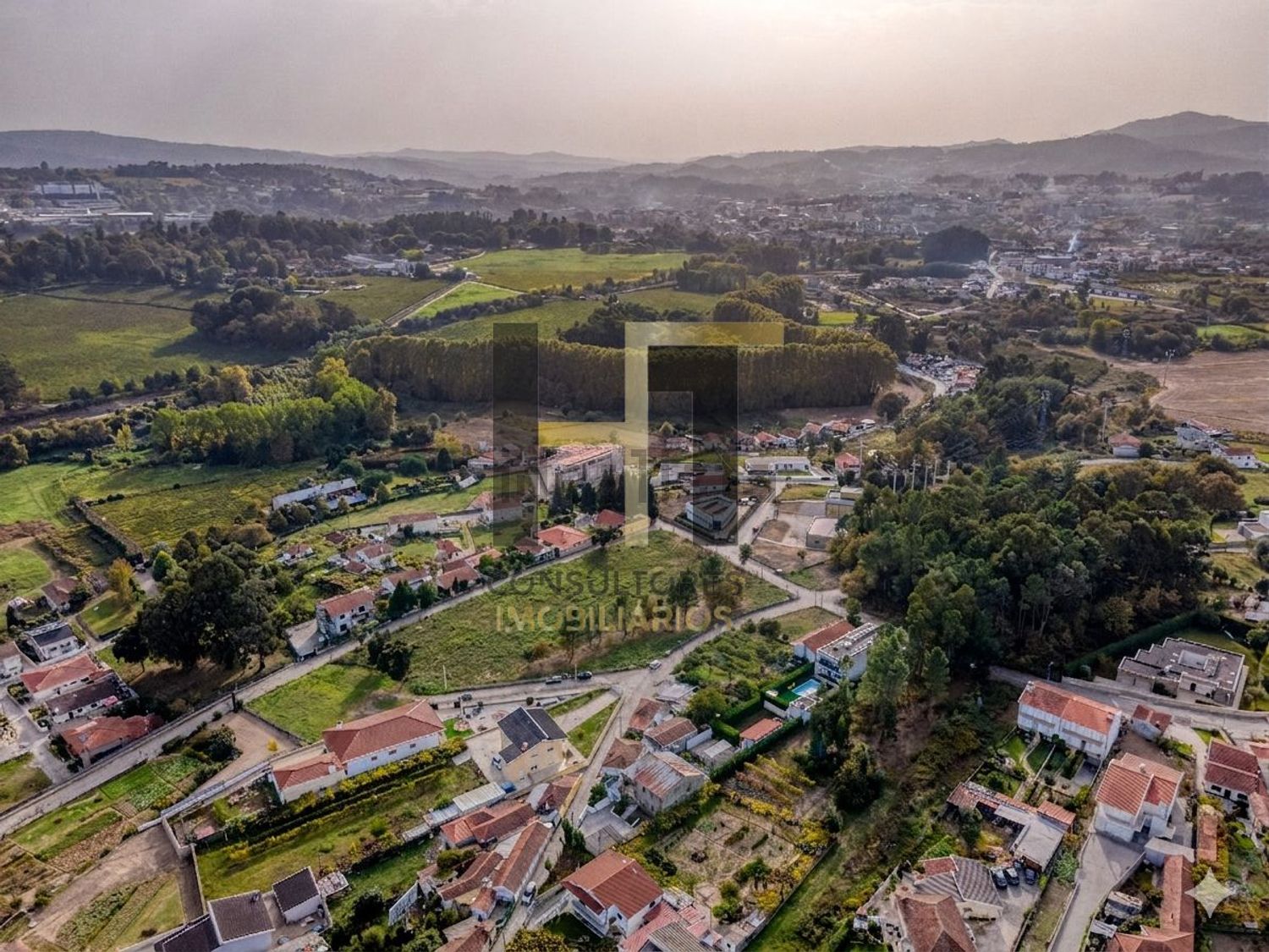 小楼房或独栋别墅出售在Rua Combatentes da Guine, 12 - 视线