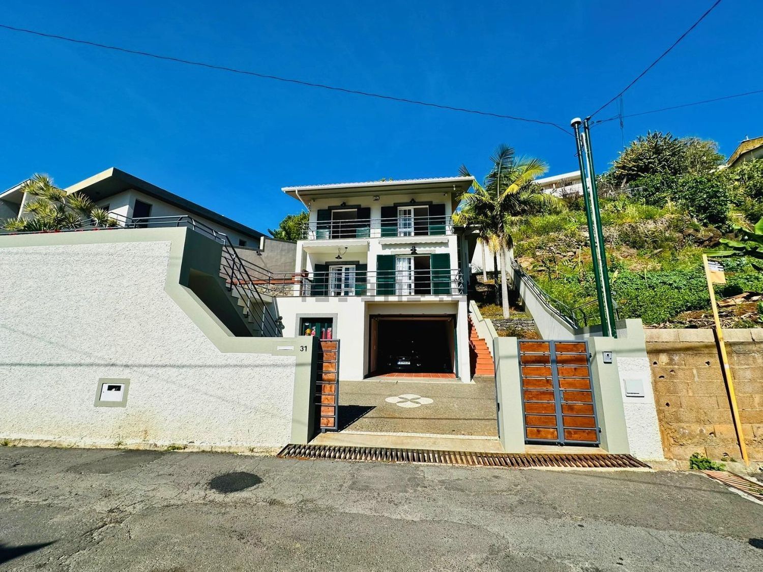 小楼房或独栋别墅出售在Caminho Novo da Ribeira de Santana - 外立面