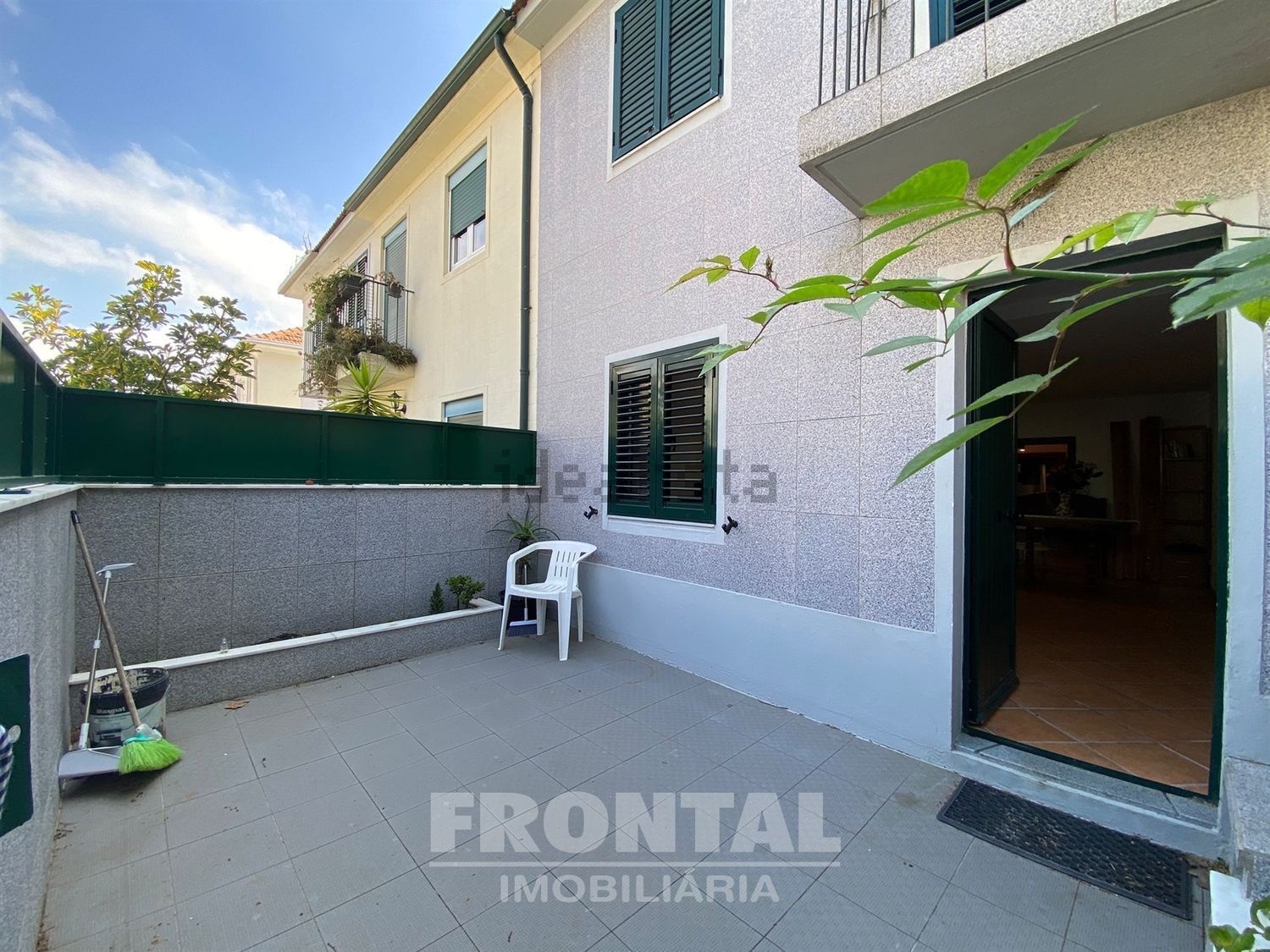 双拼别墅出售在 Centro de Ramalde - Pereiró - 院子