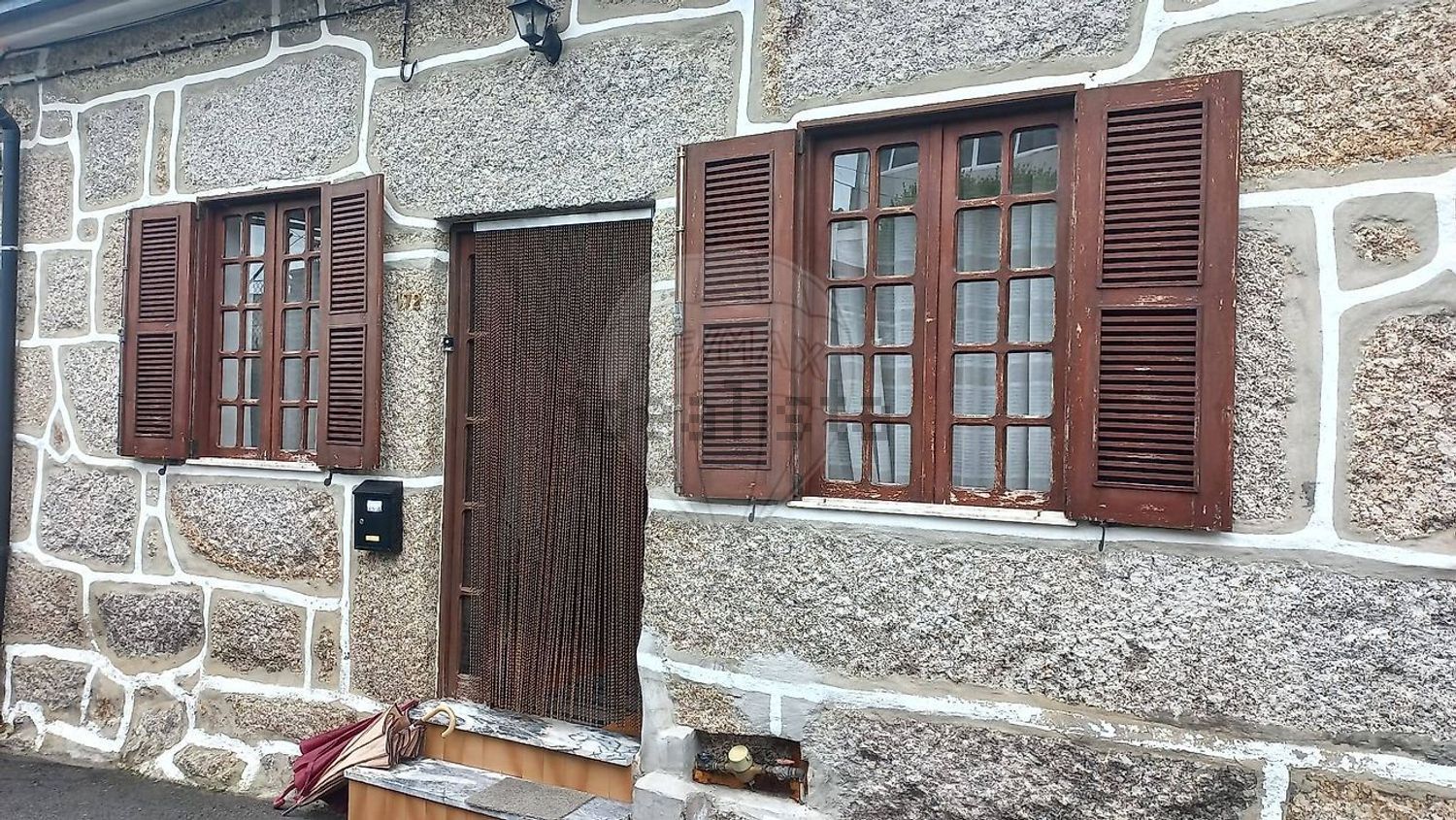小楼房或独栋别墅出售在Rua São José - 外立面