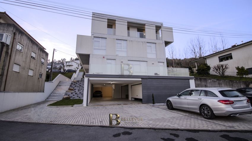 公寓 t3出售在Rua Camilo Castelo Branco, 440