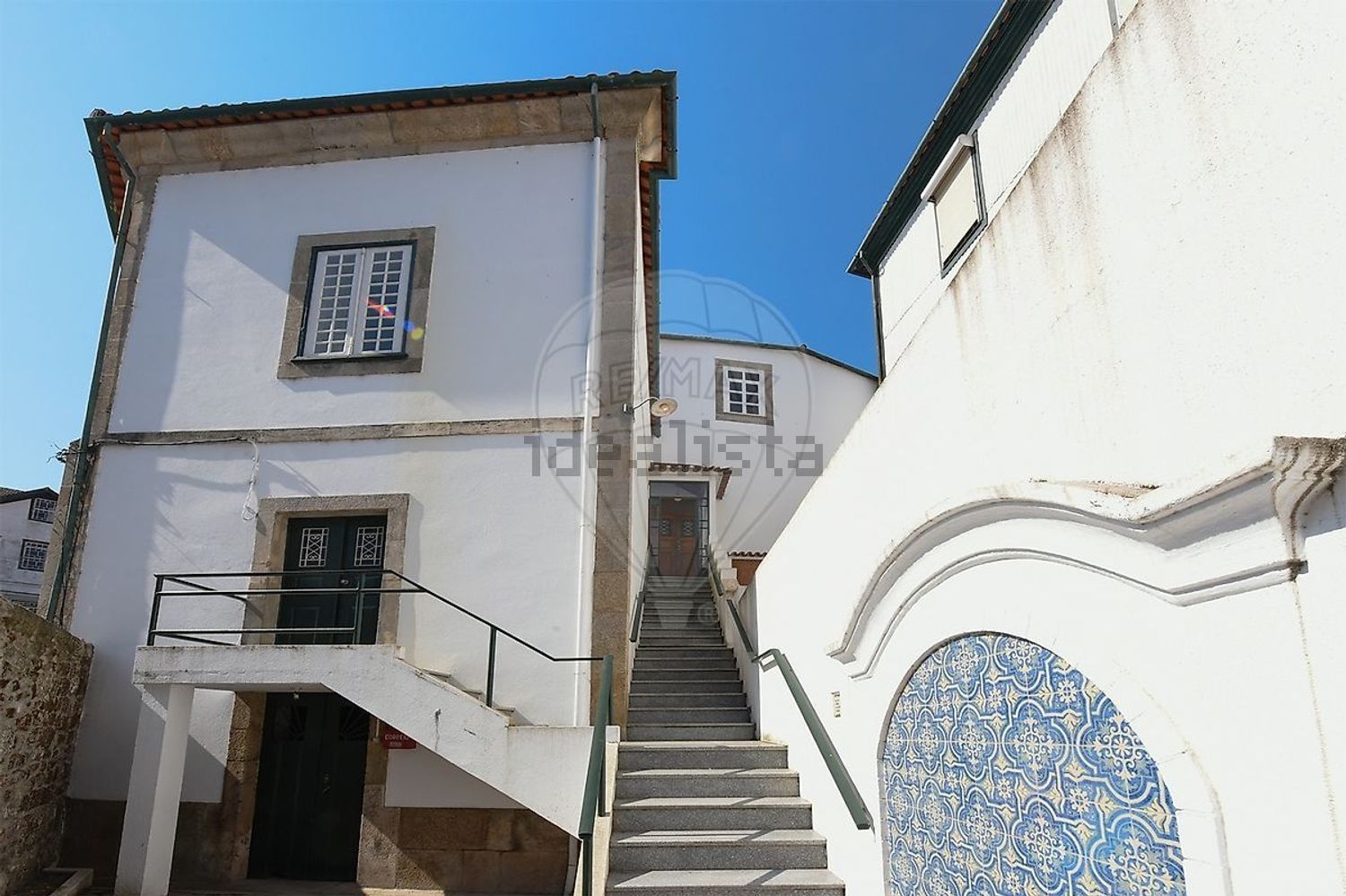 小楼房或独栋别墅出售在Rua de São Lázaro - 详情