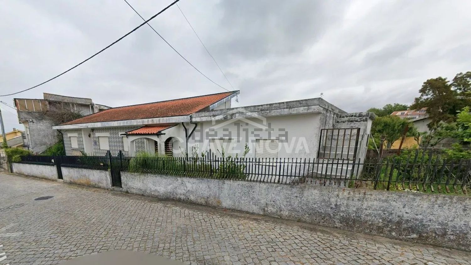 小楼房或独栋别墅出售在Rua Pedra Alta - 外立面