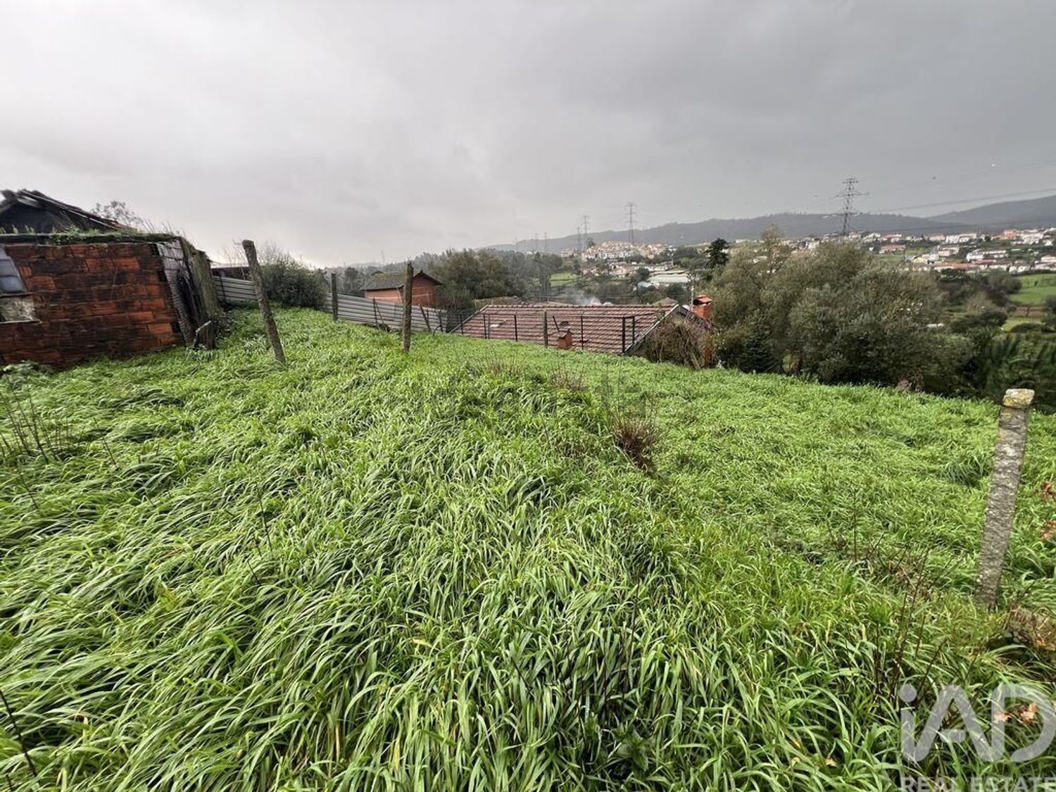 小楼房或独栋别墅出售在Campo e Sobrado - 周边