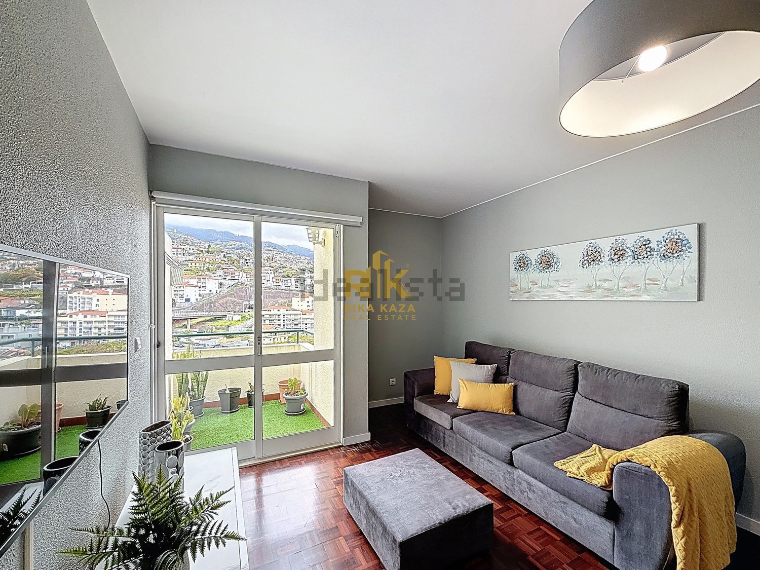 公寓 t4出售在Avenida da Madalena , Conjunto Habitacional Madalena , Bloco F2 s/n - 客厅