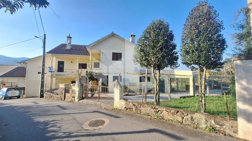 小楼房或独栋别墅出售在Campo de Besteiros
