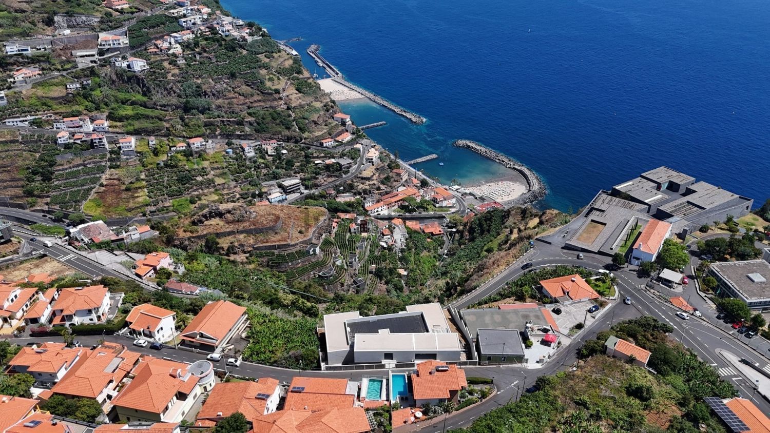 小楼房或独栋别墅出售在Avenida Dom Manuel I, 8 - 视线