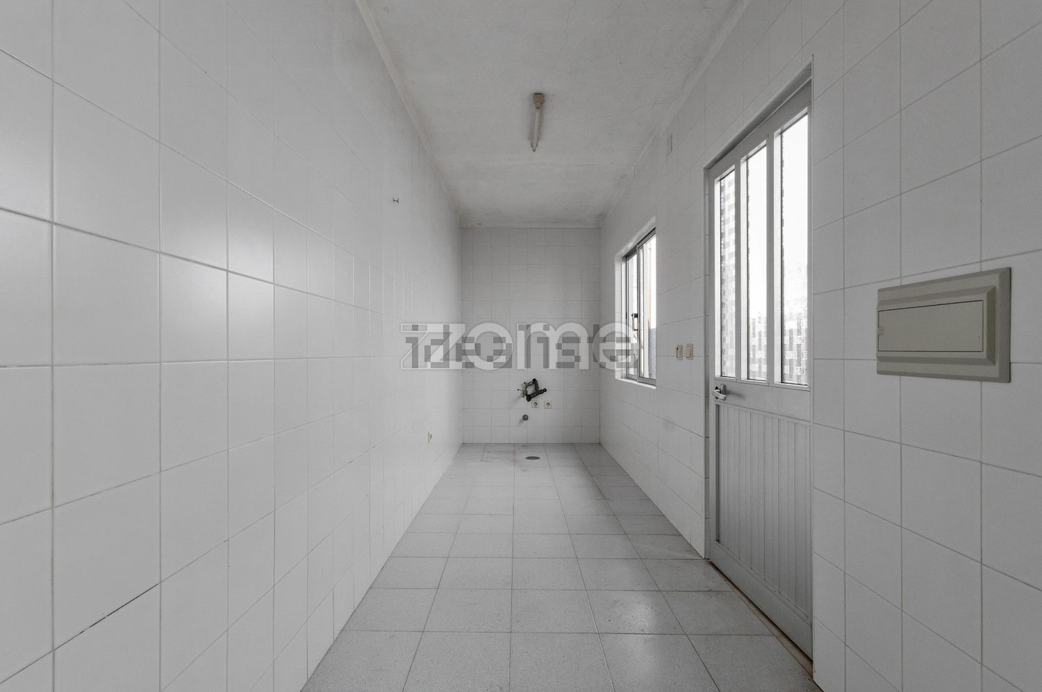 小楼房或独栋别墅出售在Rua Nossa Senhora de Lurdes, 673 - 仓库