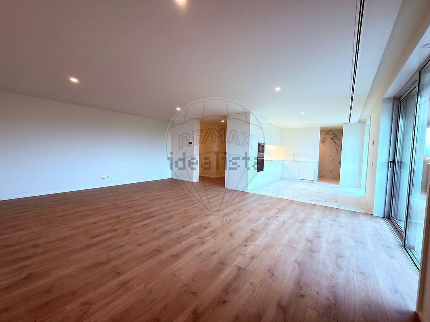 公寓 t3出售在Avenida Doutor Leonardo Coimbra, 99 - 居住