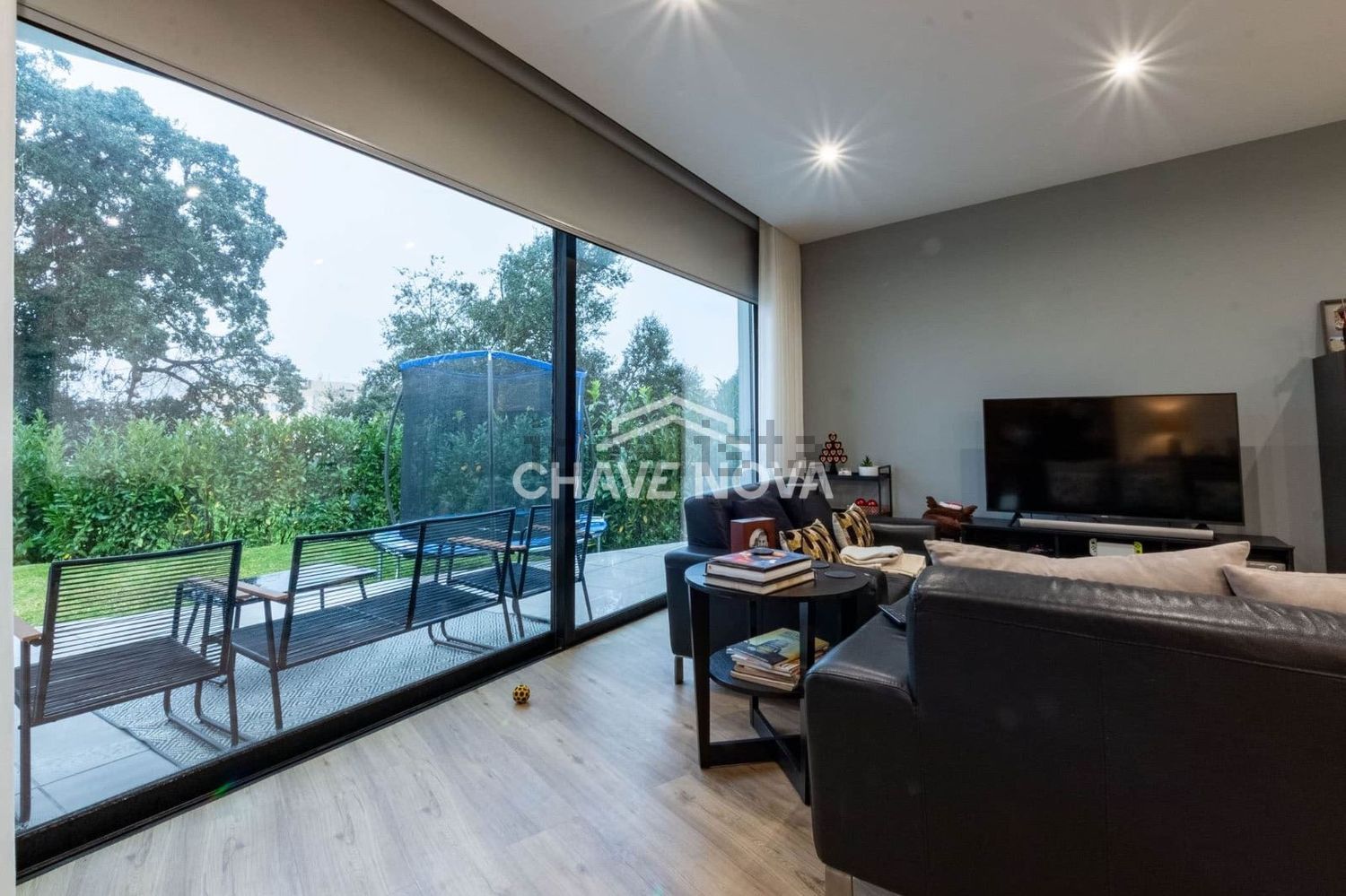 小楼房或独栋别墅出售在Avenida Central de Milheirós - 客厅