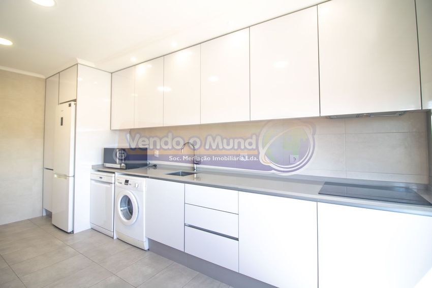 公寓 t3出售在 Bairro de São Carlos