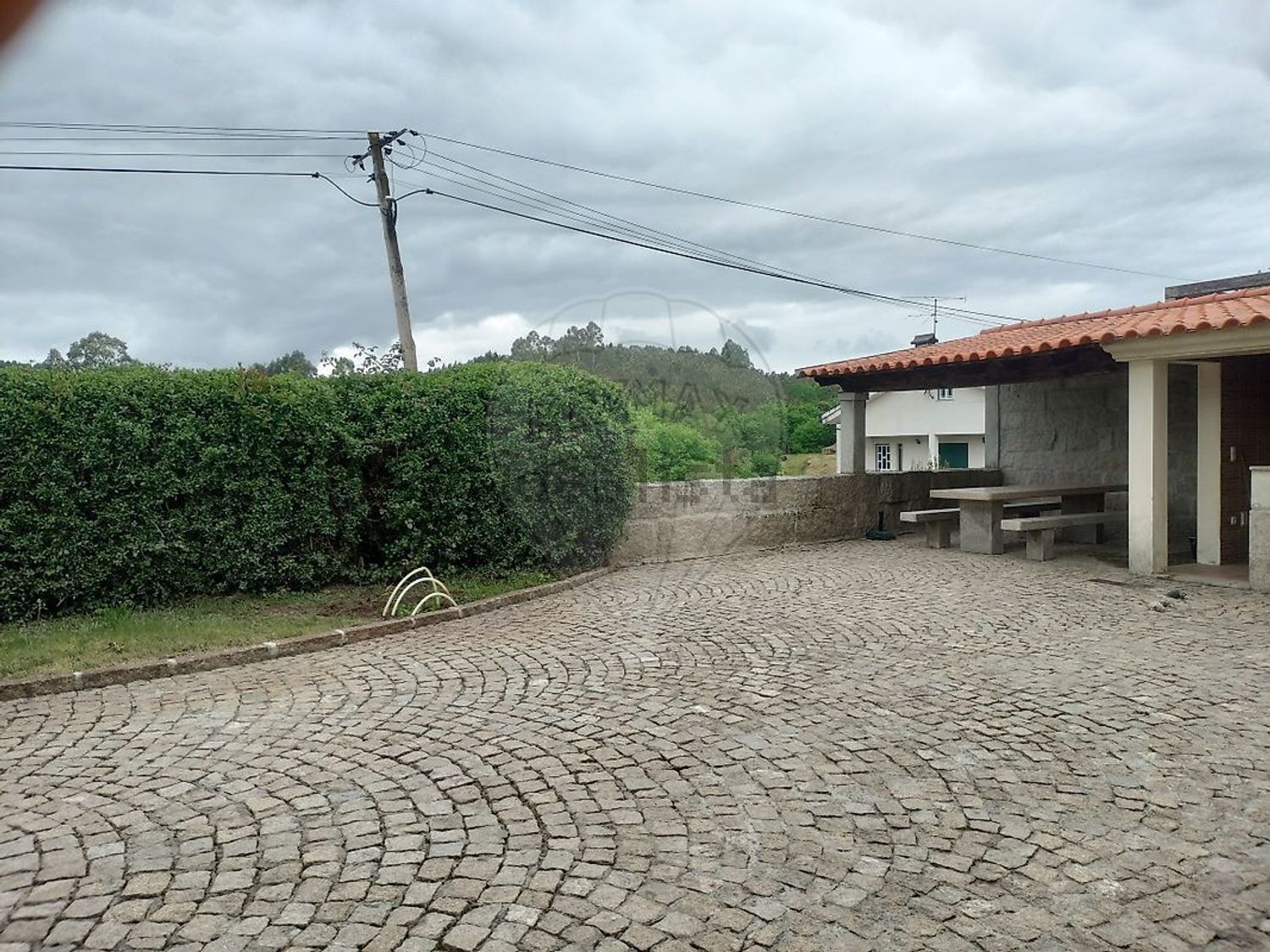 出租小楼房或独栋别墅在Estrada Velha - 外立面