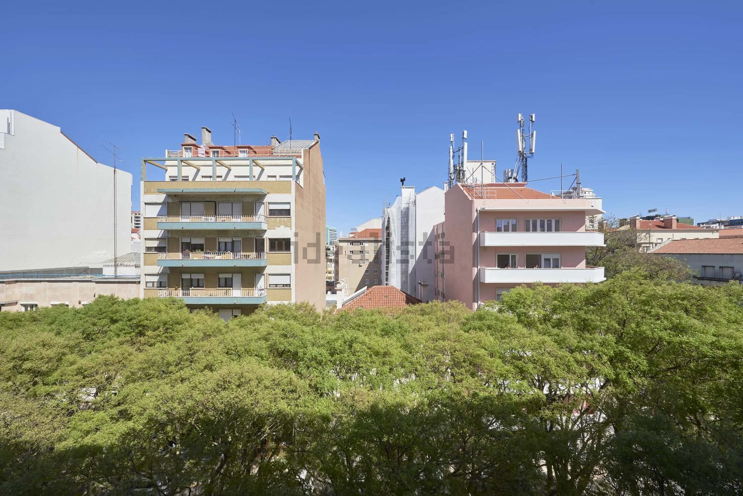出租房间在Avenida Defensores de Chaves, 79 - 视线