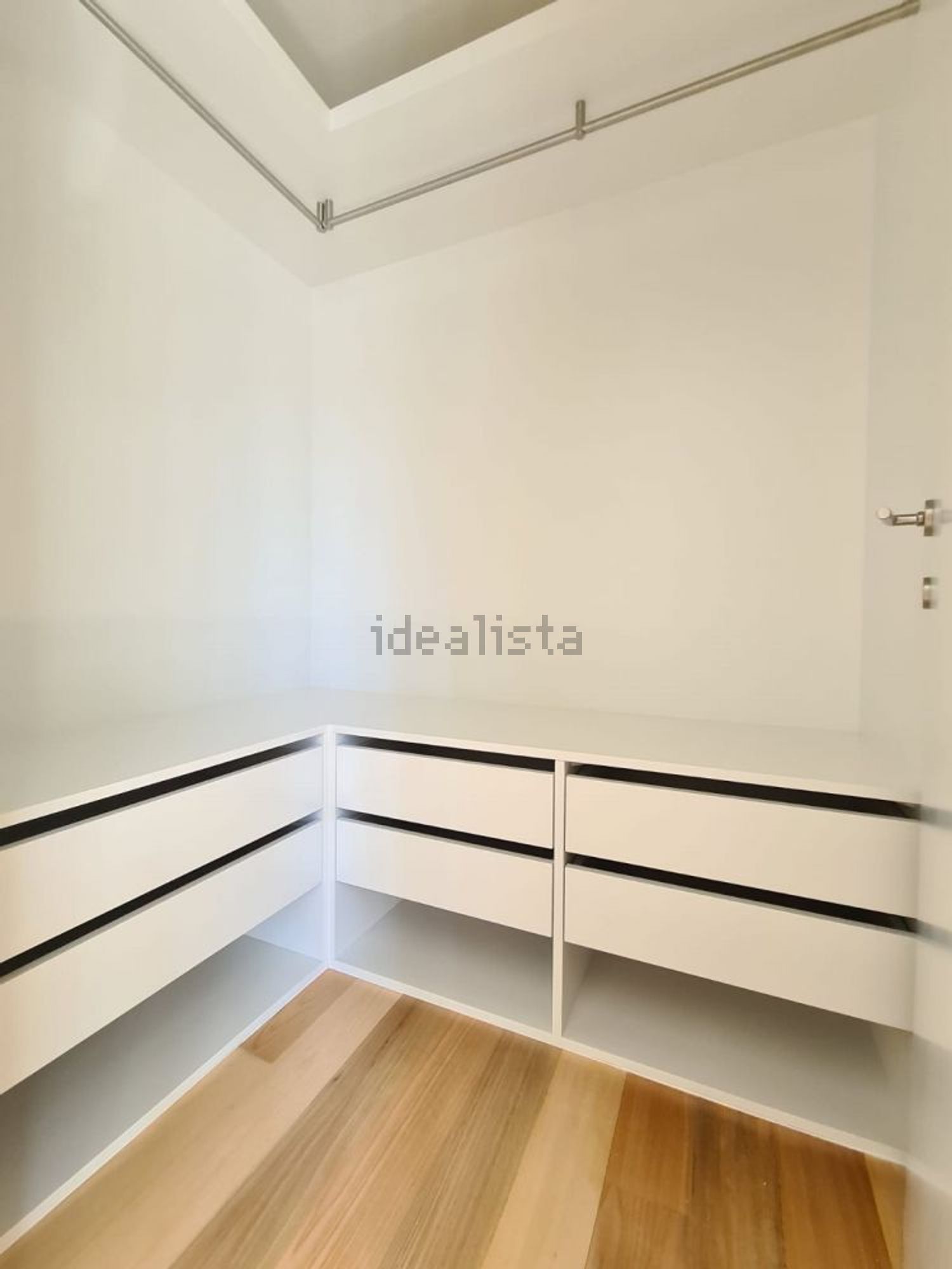 复式公寓出售在 Centro de São Mamede de Infesta - Laranjeiras - 试衣间
