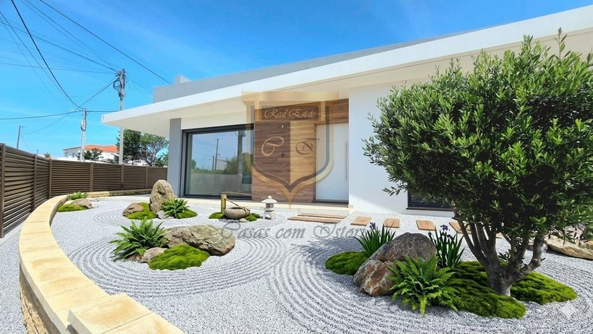 小楼房或独栋别墅出售在Rua Praia Azul, 21
