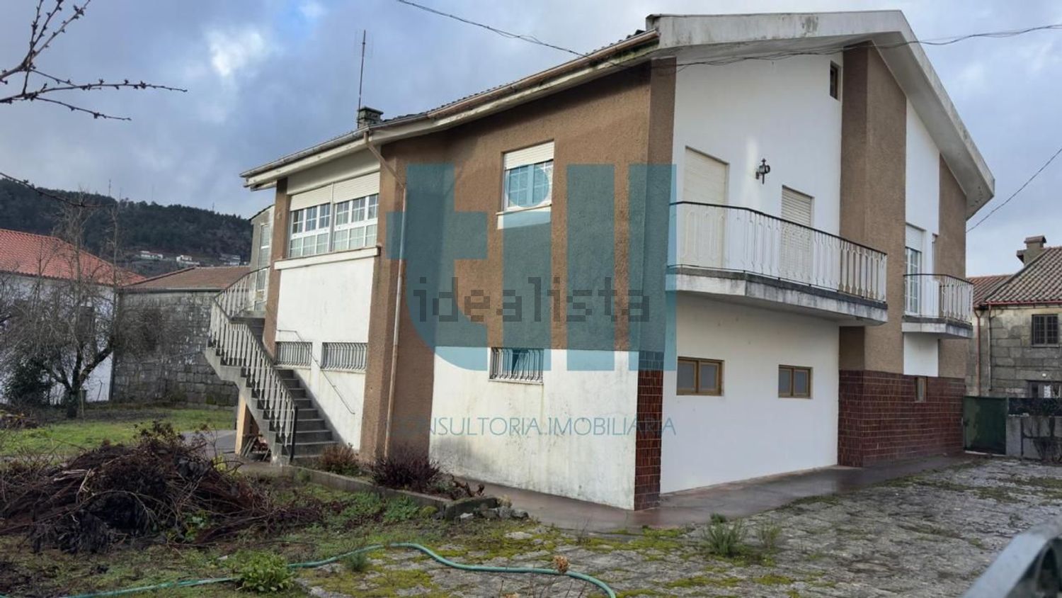 小楼房或独栋别墅出售在 Vila Pouca de Aguiar - 外立面