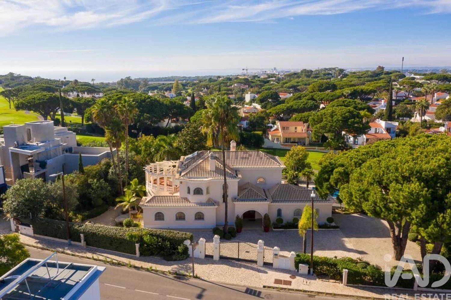 小楼房或独栋别墅出售在 Vale do Lobo - 外立面