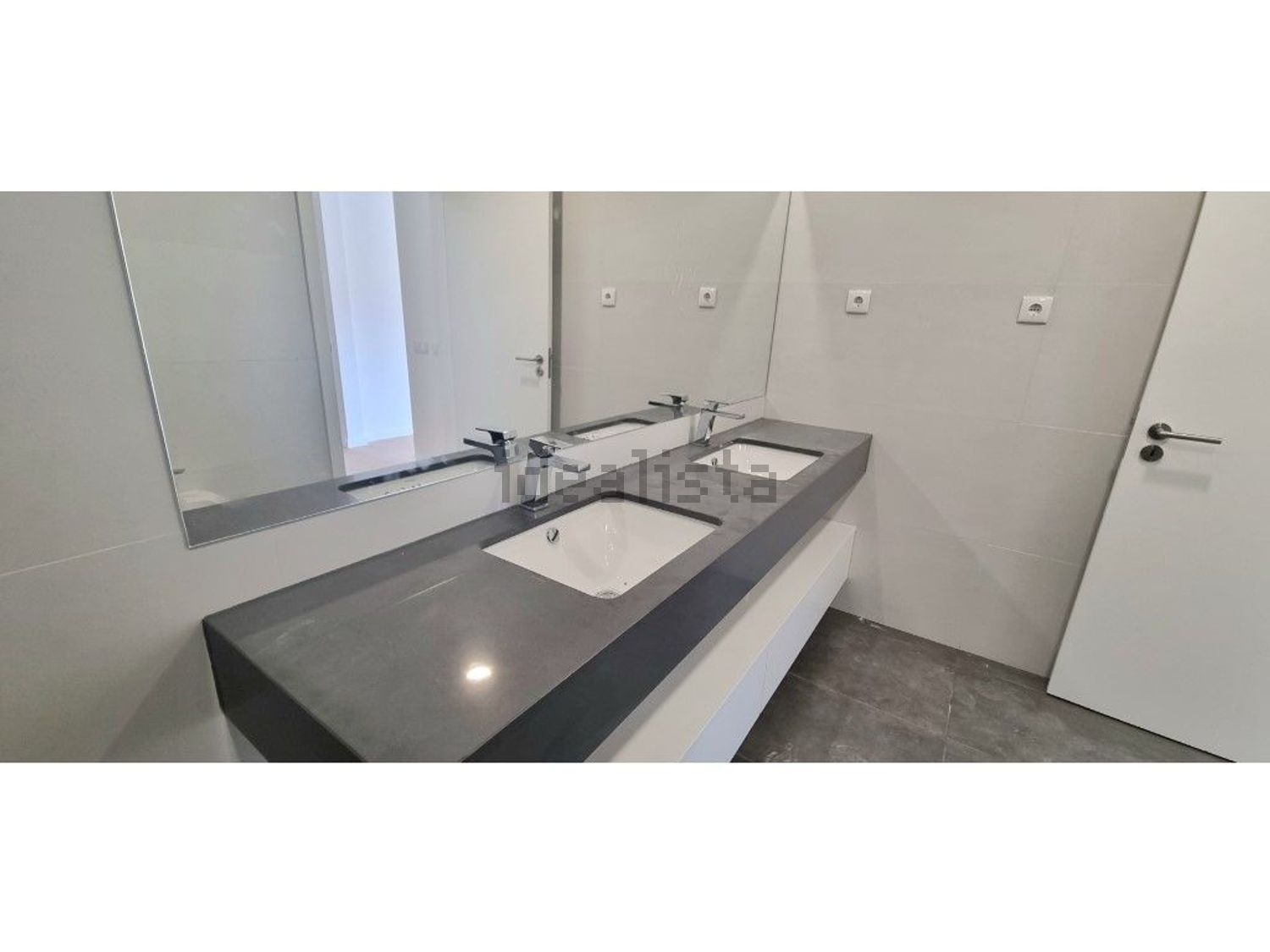 小楼房或独栋别墅出售在Avenida Afonso de Albuquerque - 卫生间