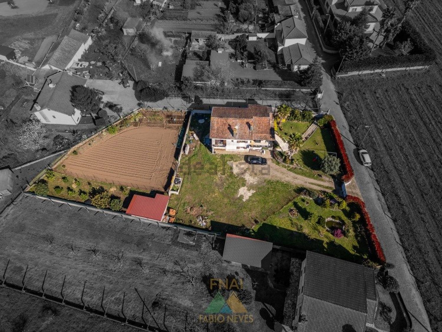 小楼房或独栋别墅出售在Rua do Pinheiral, 258 - 照片
