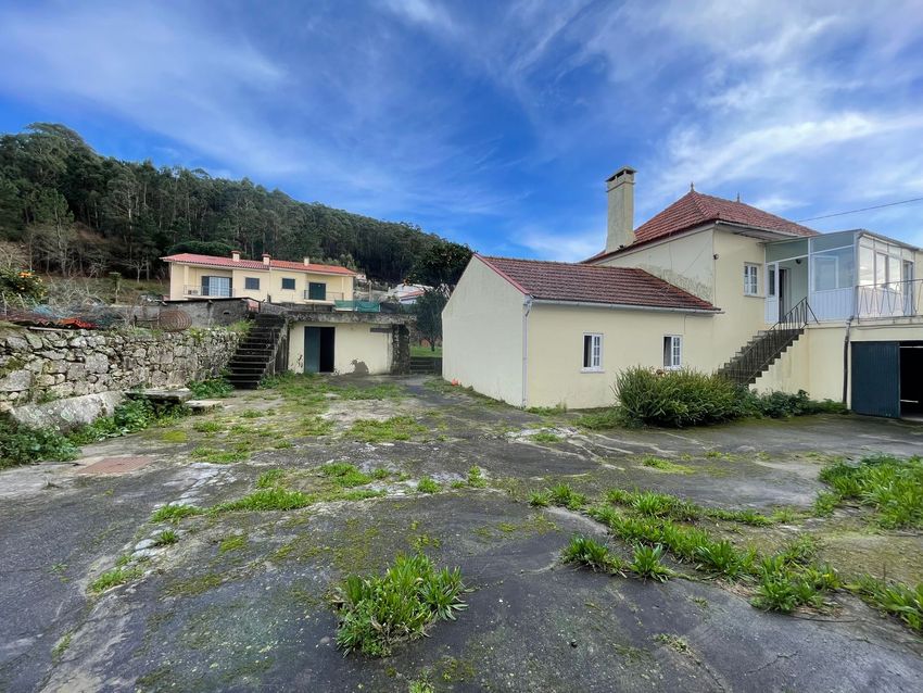 小楼房或独栋别墅出售在Rua do Senhor dos Milagres