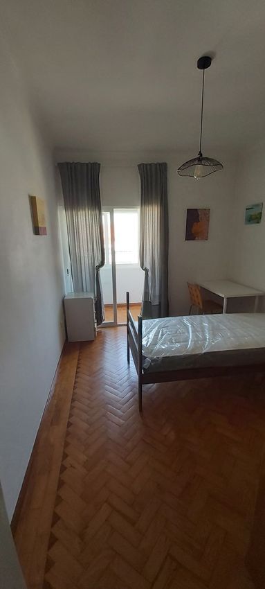出租房间在Avenida Padre Bartolomeu de Gusmão, 8