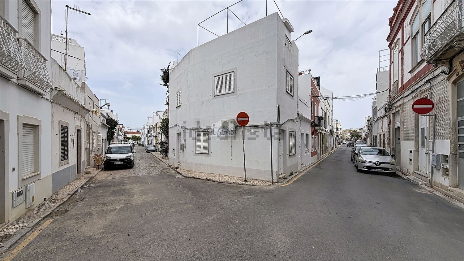 小楼房或独栋别墅出售在Rua Almirante Reis, 1 - 视线