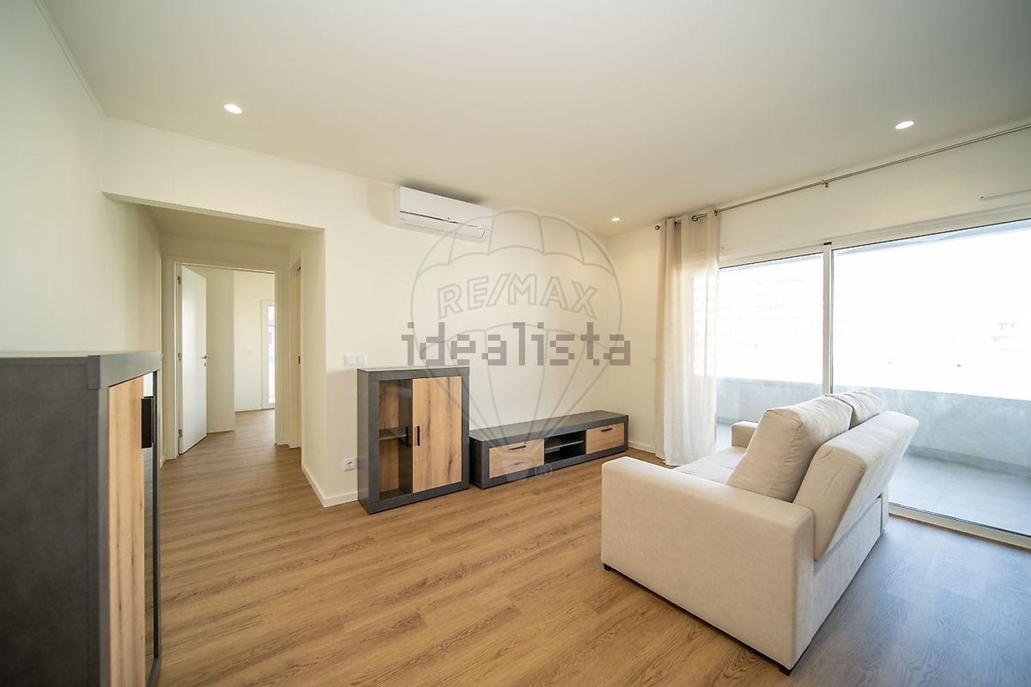 公寓 t1出售在Rua Nossa Senhora do Amparo, 8500 -610 - 客厅