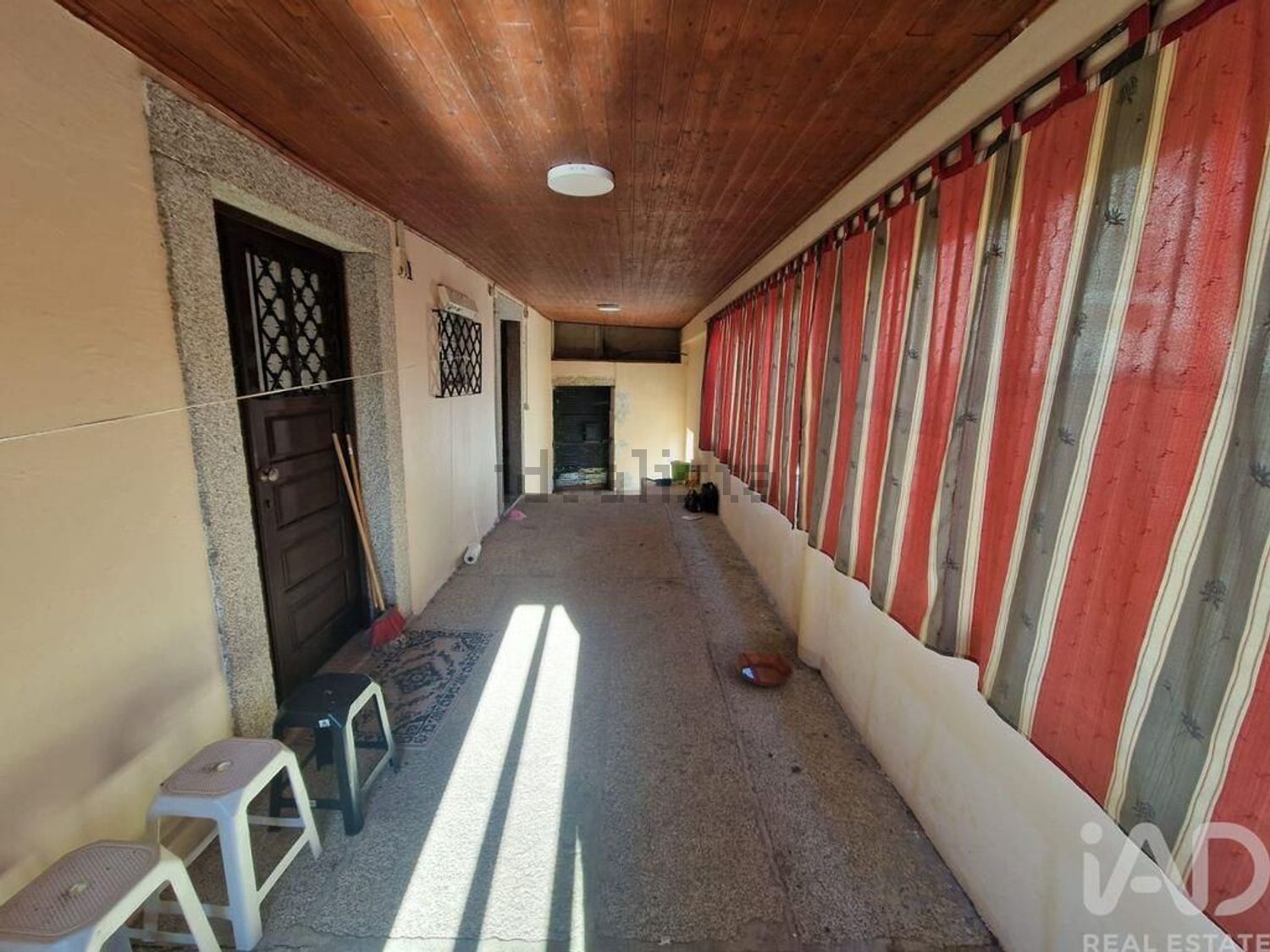 小楼房或独栋别墅出售在 Santa Marta de Portuzelo - 露台