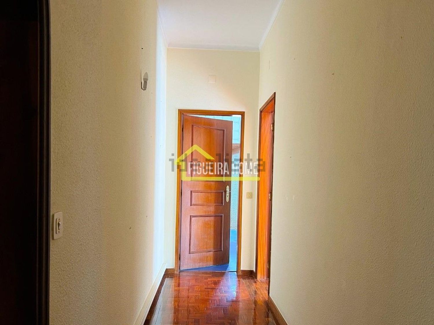 公寓 t4出售在Rua Moçambique - 过道