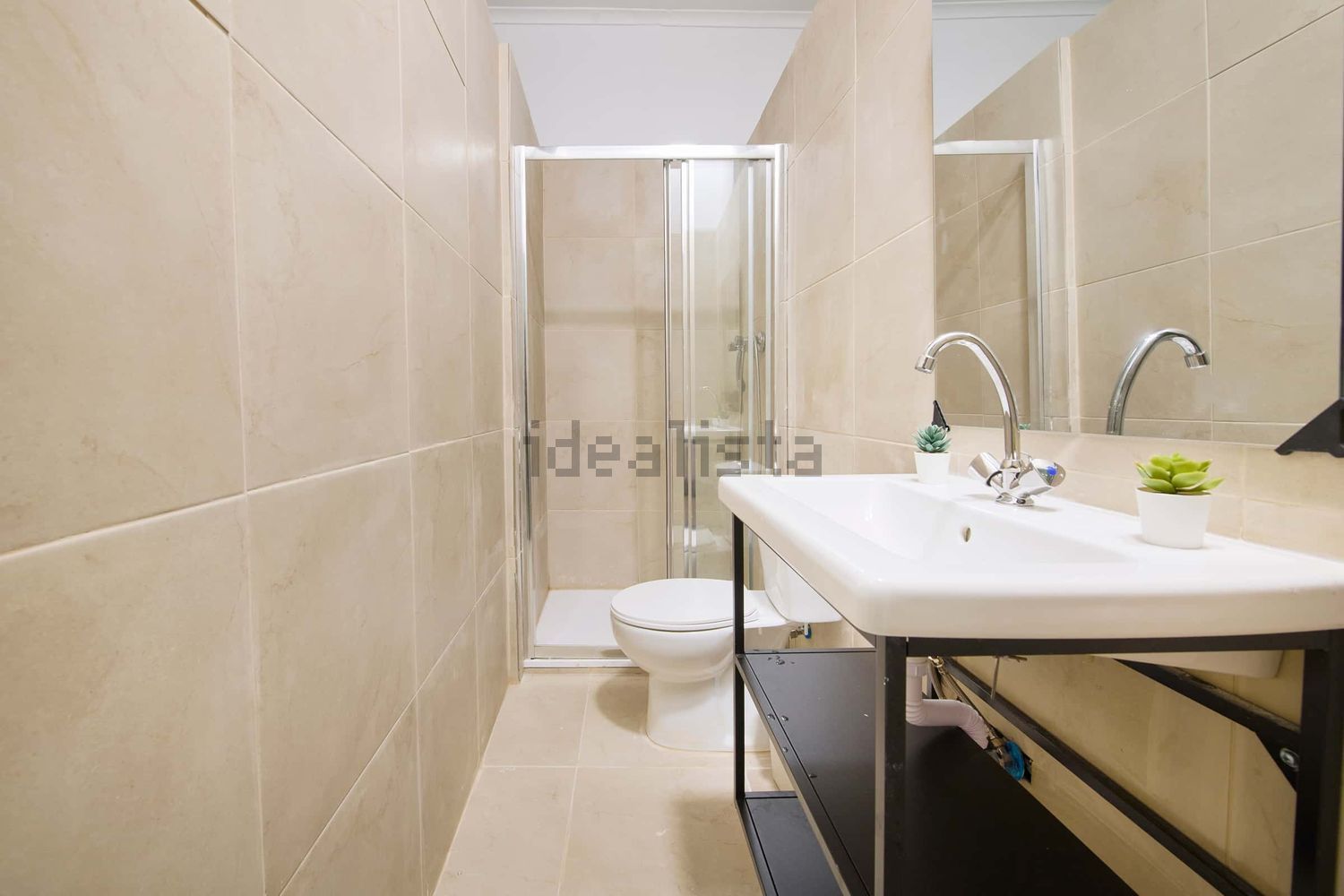 出租房间在Avenida António Serpa, 26 - 卫生间