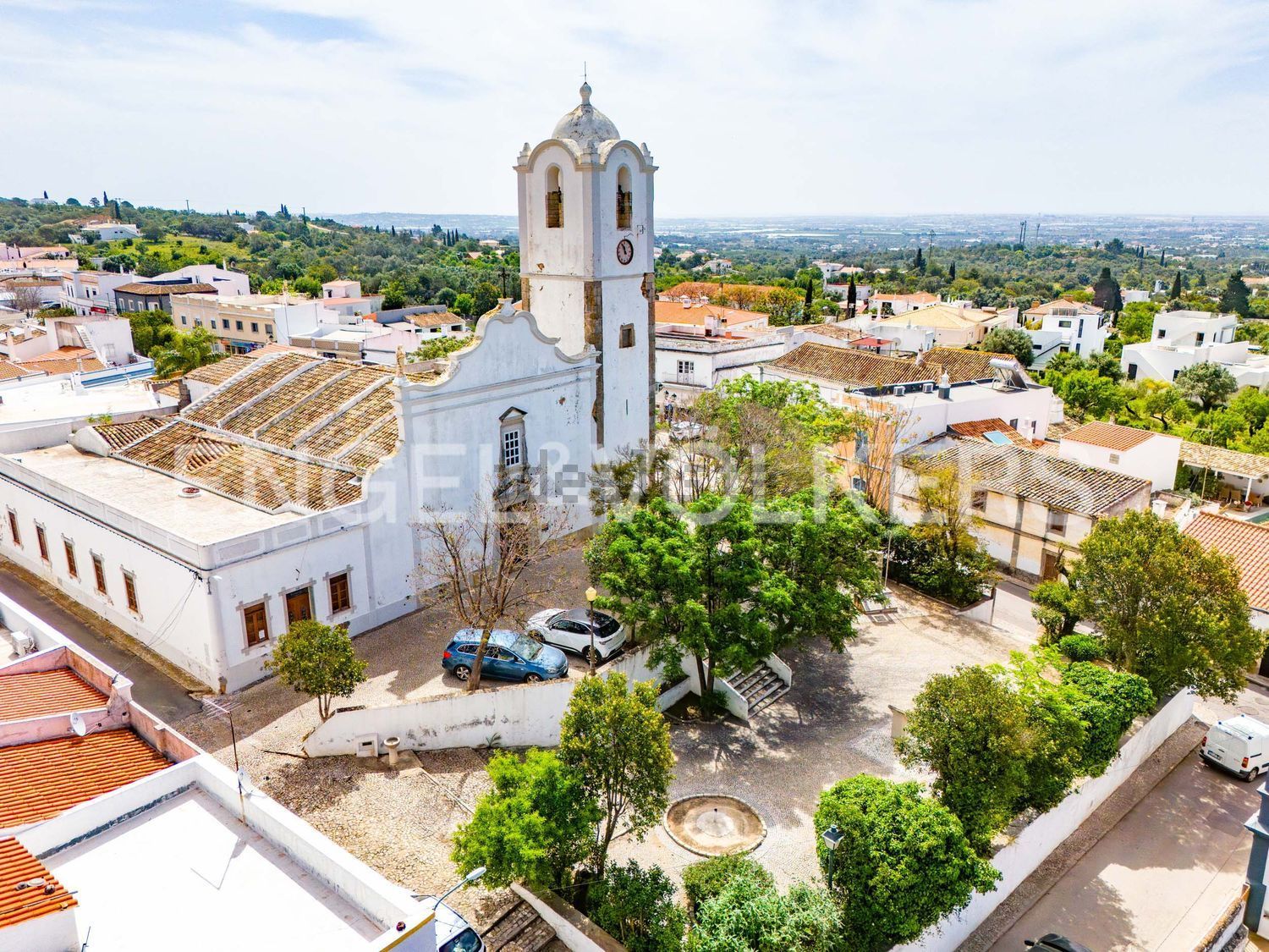 小楼房或独栋别墅出售在 Santa bárbara de nexe - 视线
