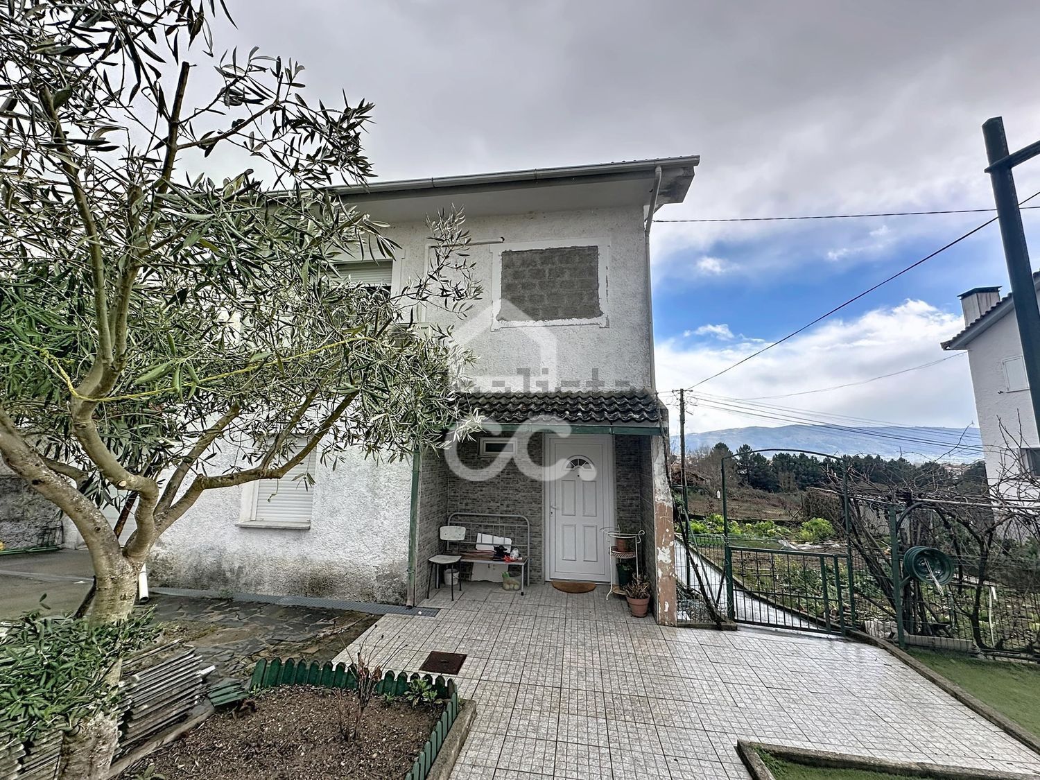 小楼房或独栋别墅出售在 Santa Cruz/Trindade e Sanjurge - 外立面