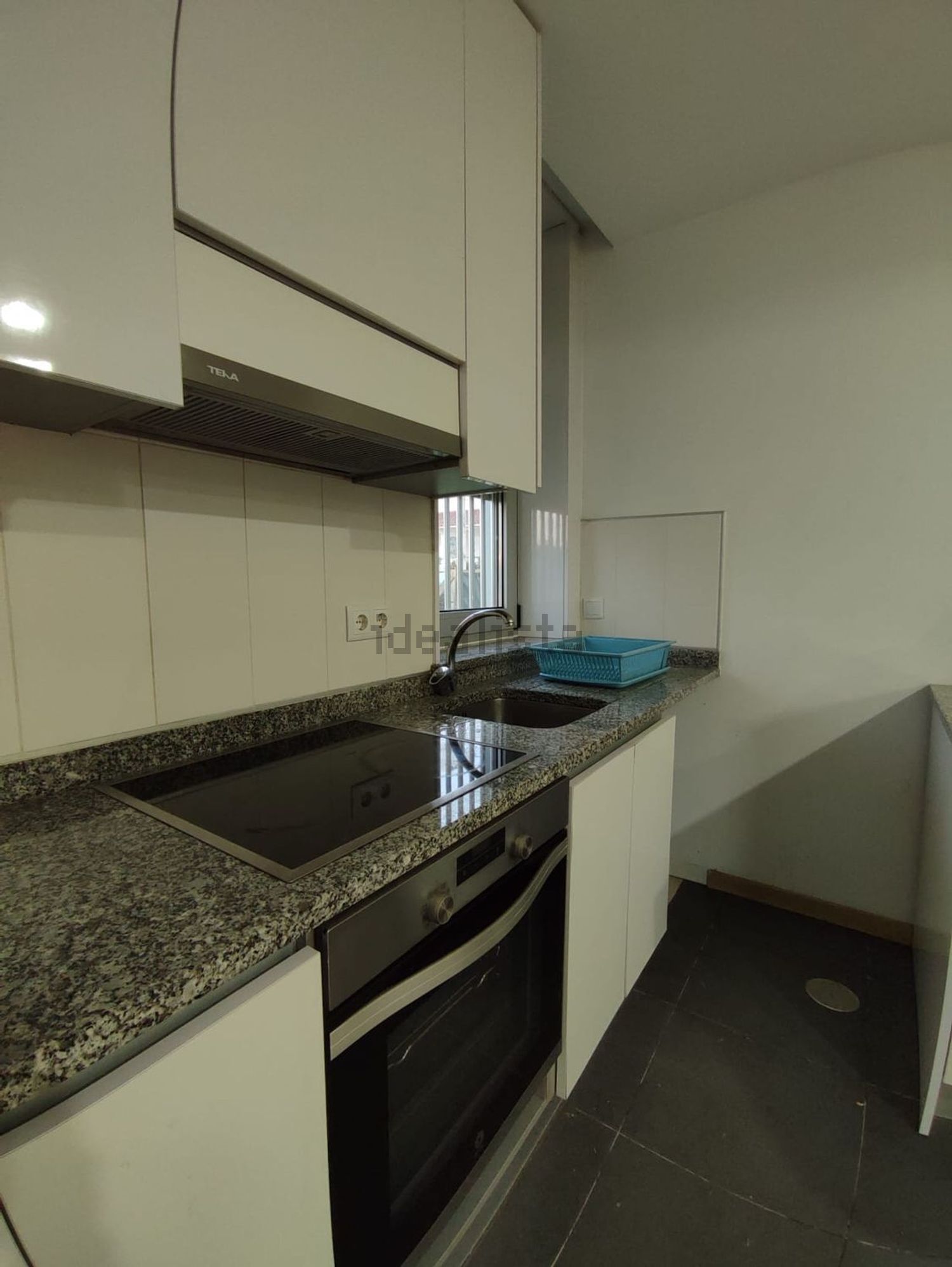 出租小楼房在Rua Covões, 21 - 厨房