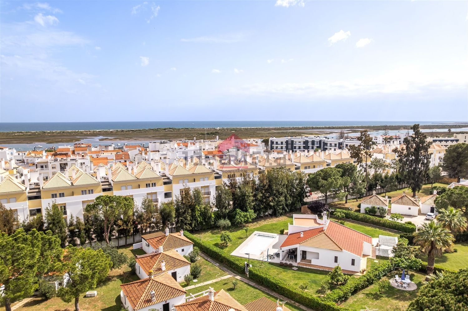 小楼房或独栋别墅出售在 Aldeamento Turístico das Pedras da Rainha, 80 a - 游泳池