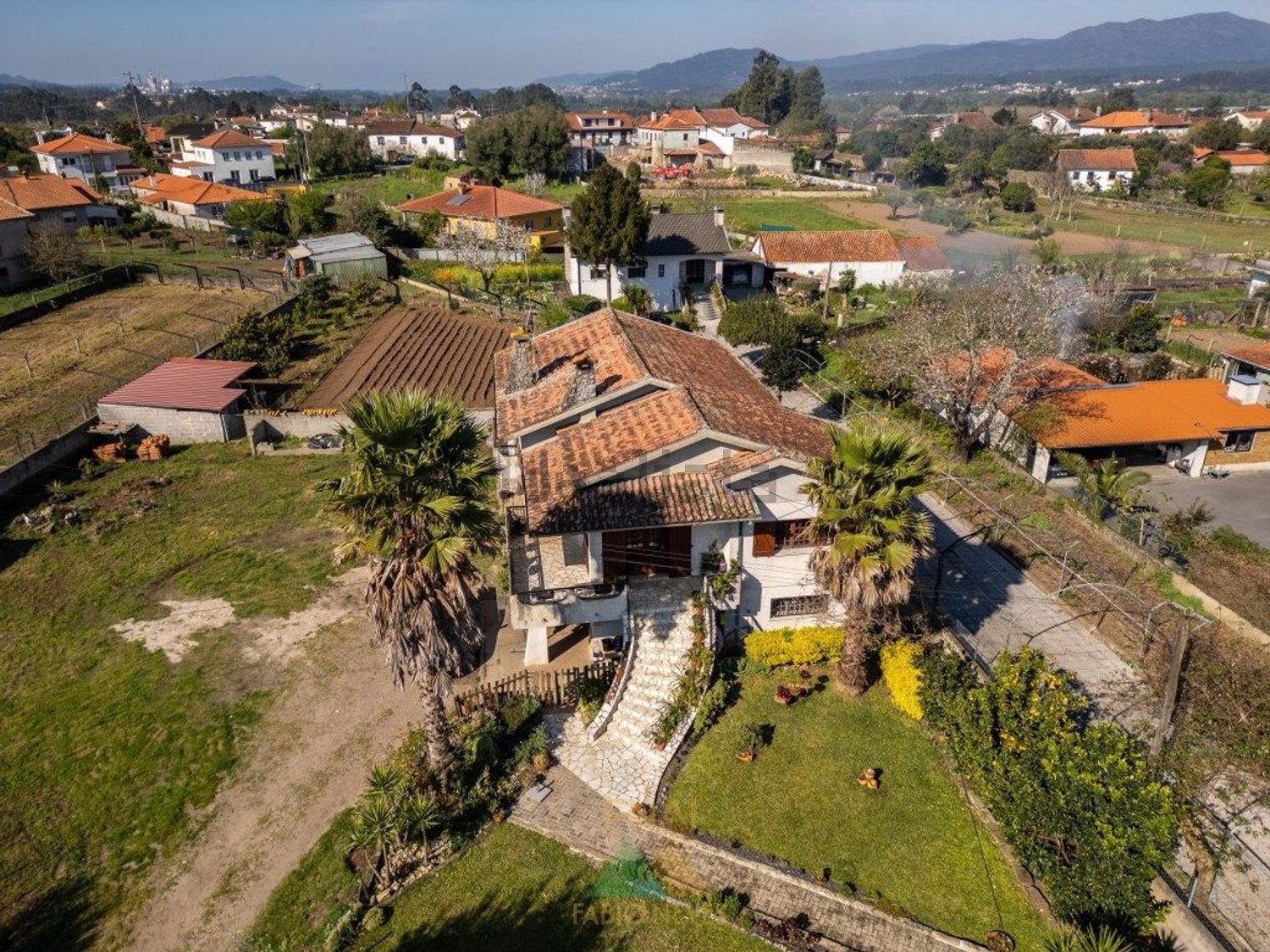 小楼房或独栋别墅出售在Rua do Pinheiral, 258 - 照片