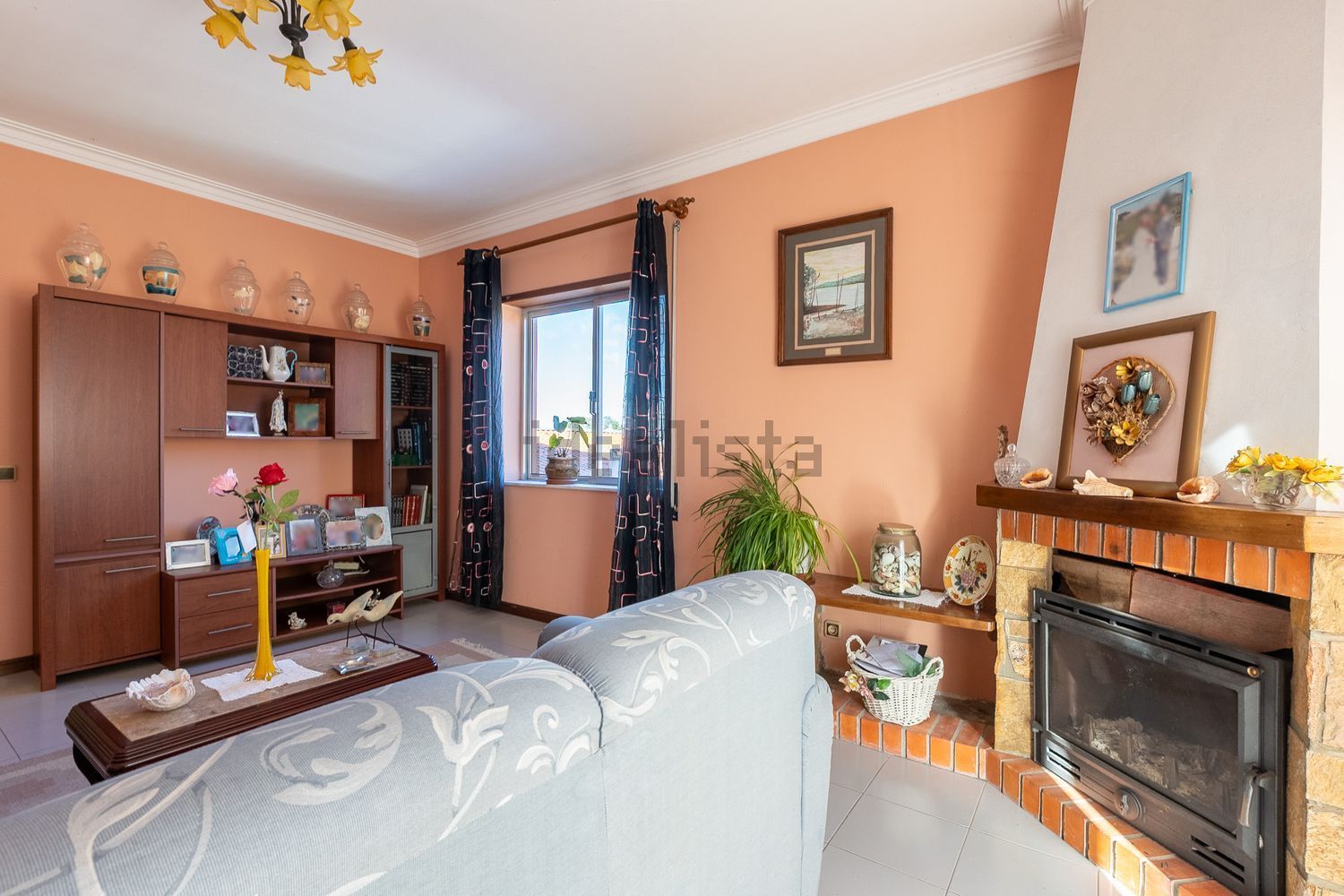 小楼房或独栋别墅出售在 R. César Alves de Oliveira - 客厅