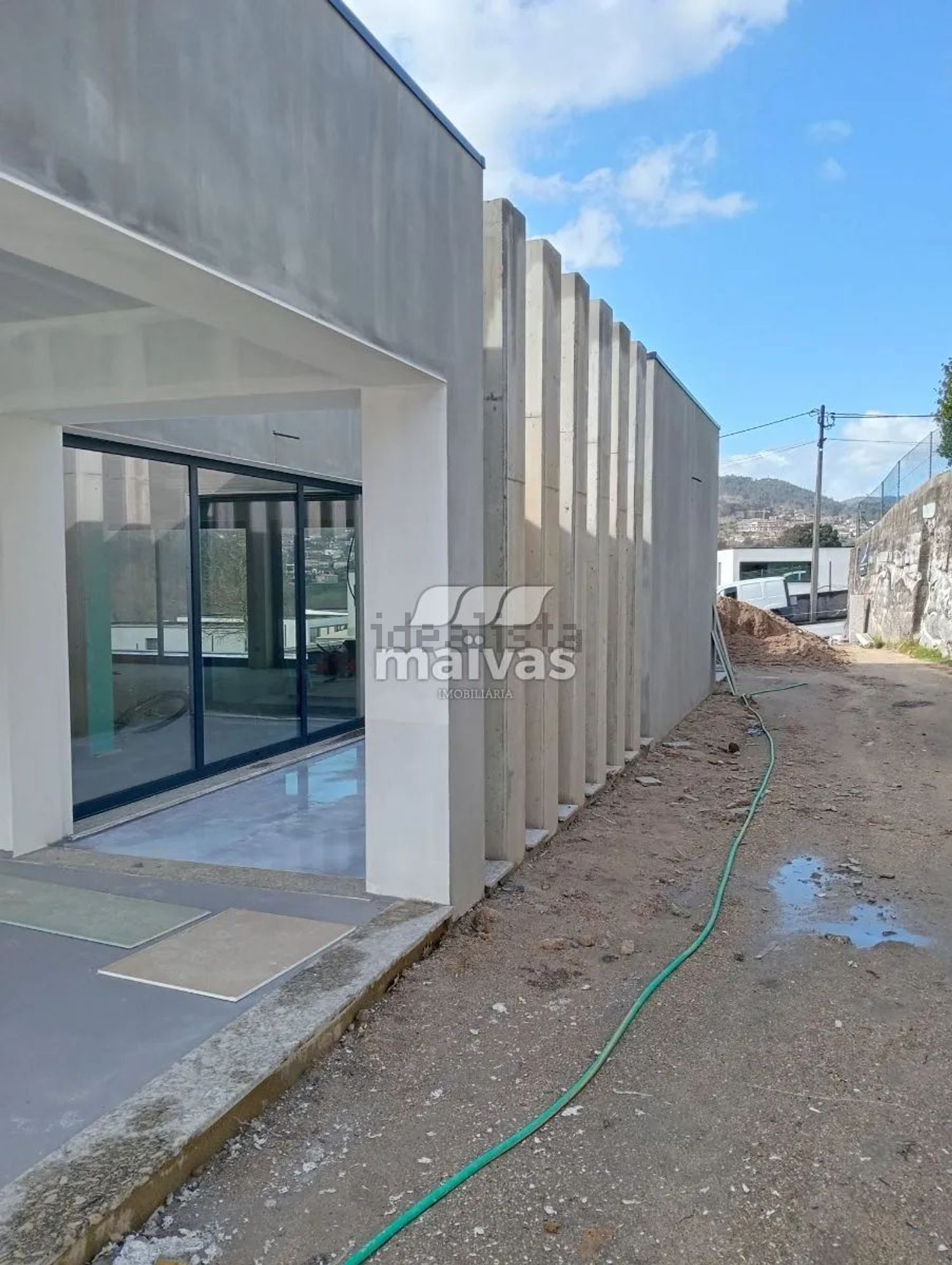 小楼房或独栋别墅出售在 Lugar de Vilar 4970-248 - 外立面