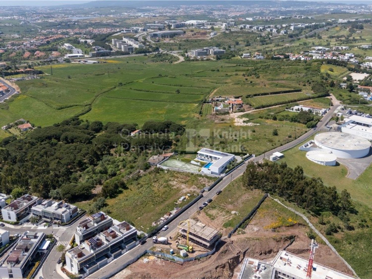 小楼房或独栋别墅出售在Caminho da Serra - 视线