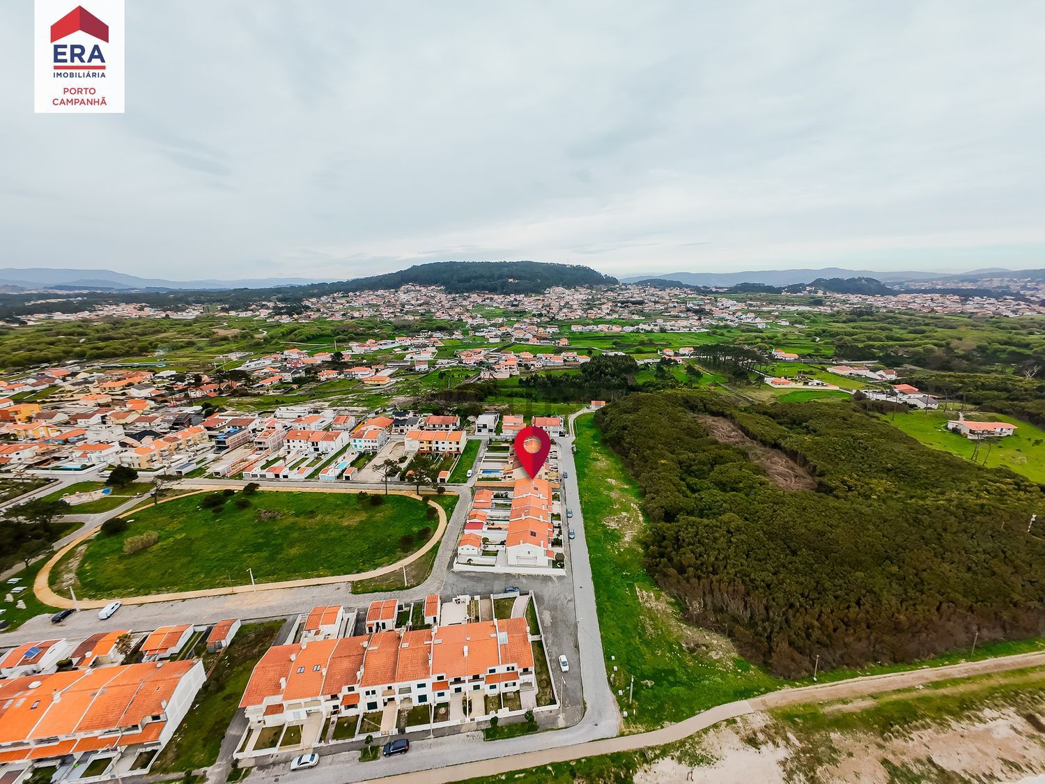 双拼别墅出售在Rua dos Bragas - 详情