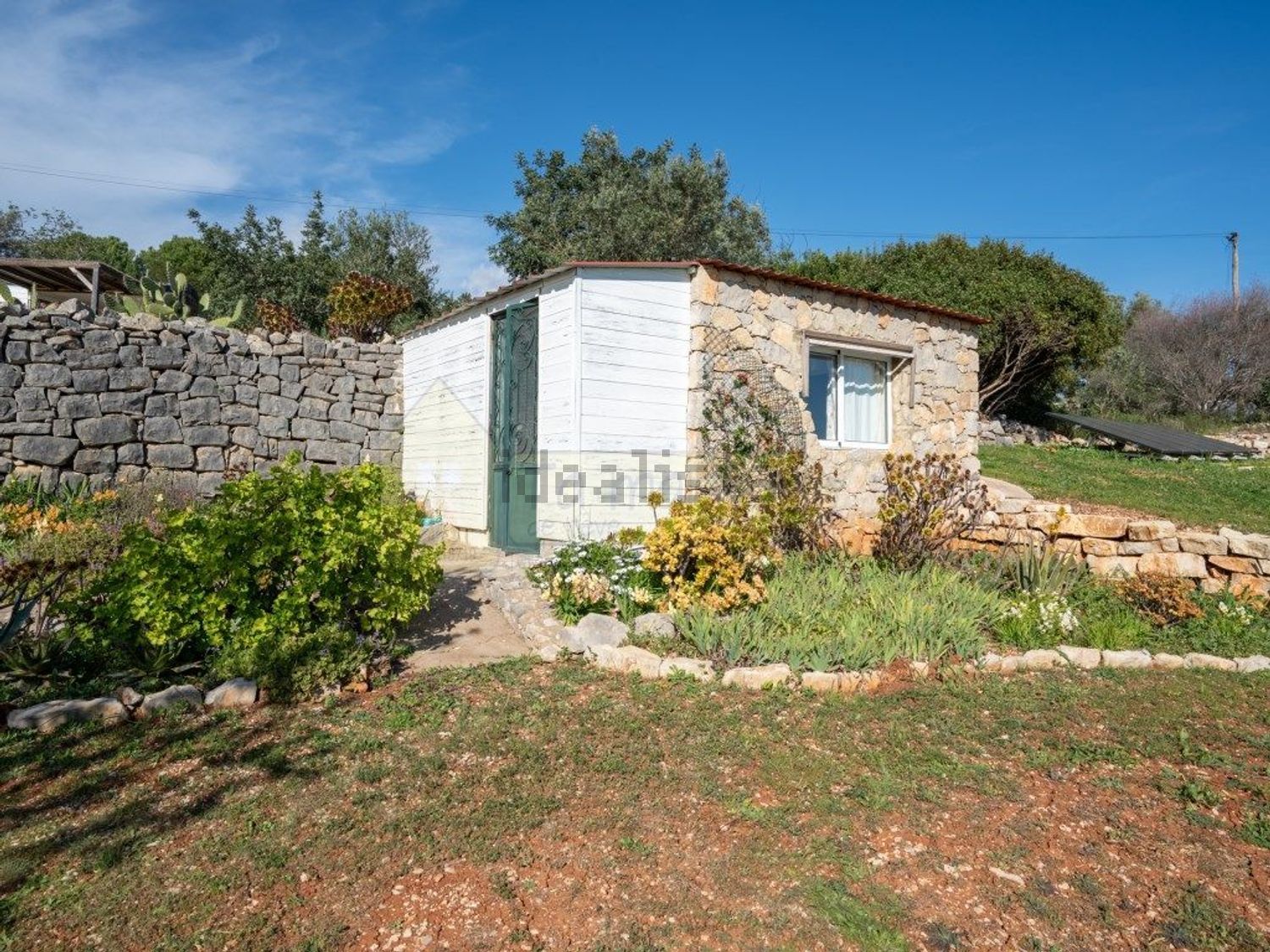 小楼房或独栋别墅出售在Caminho do Ribeiro do Vale, 298 - 外立面