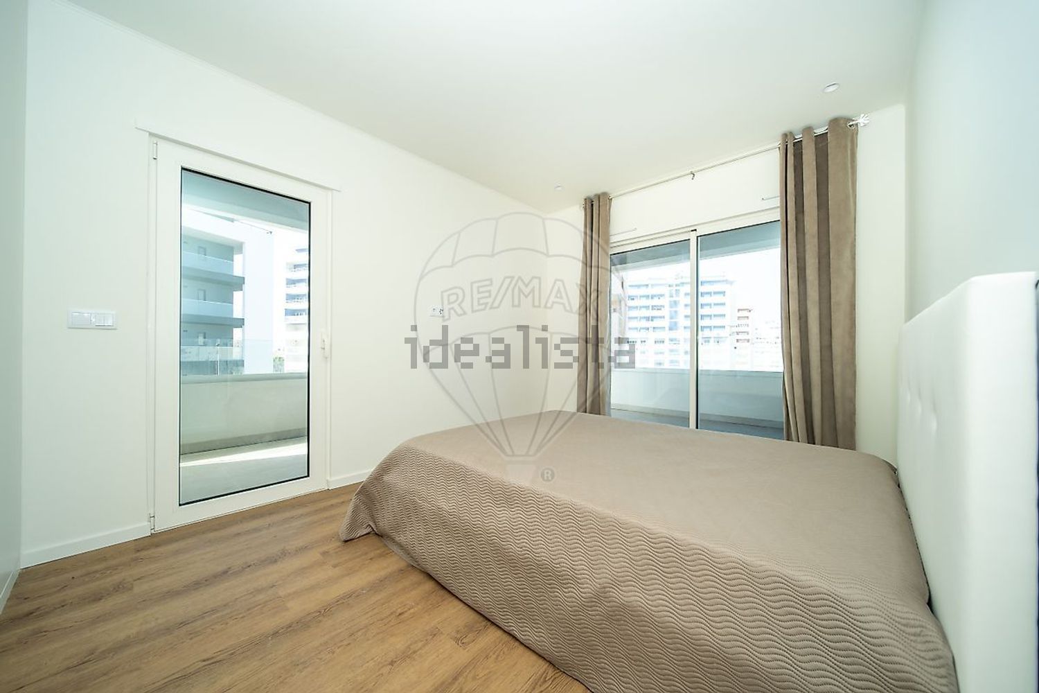 公寓 t1出售在Rua Nossa Senhora do Amparo, 8500 -610 - 卧室