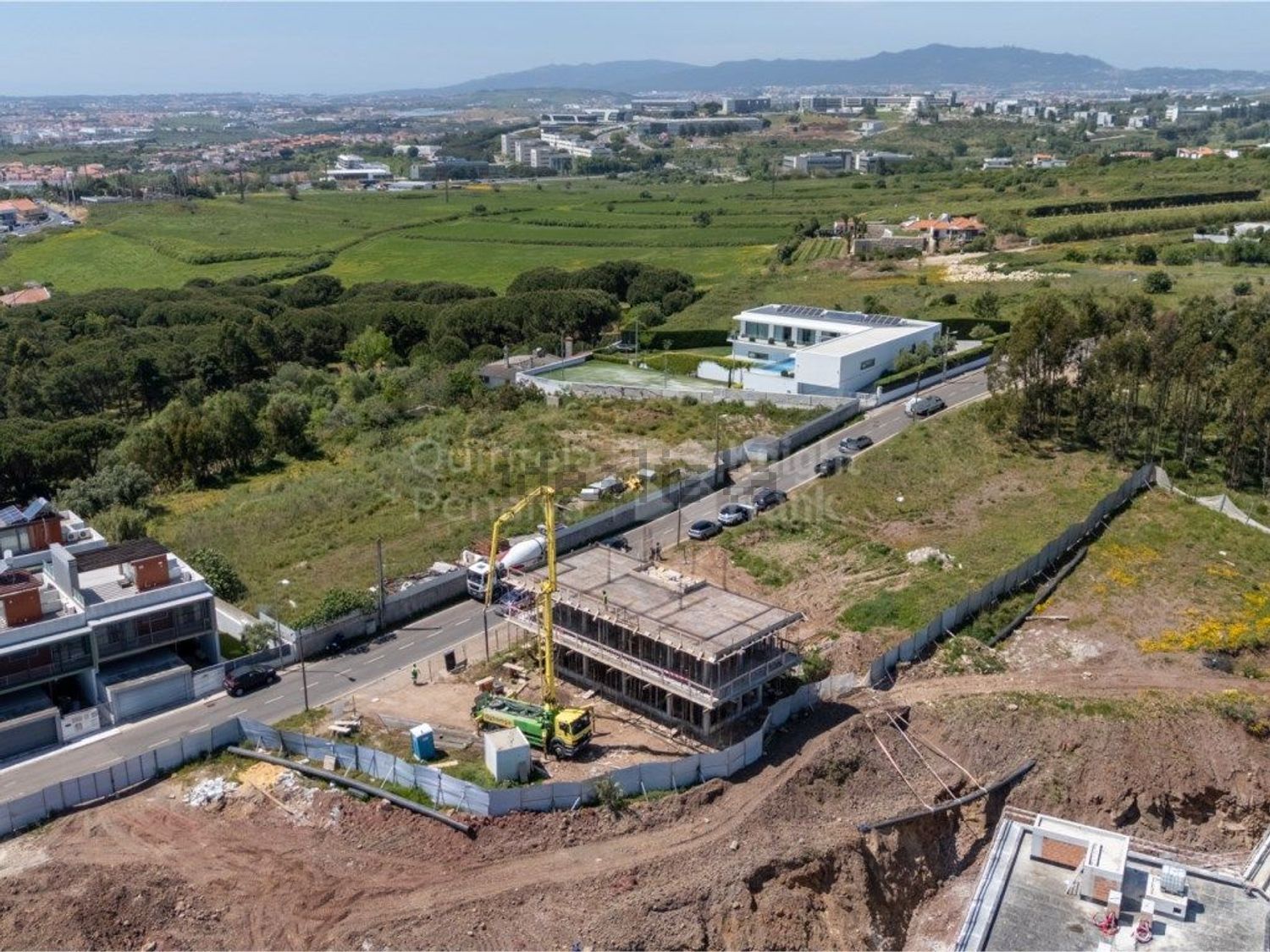 小楼房或独栋别墅出售在Caminho da Serra - 照片