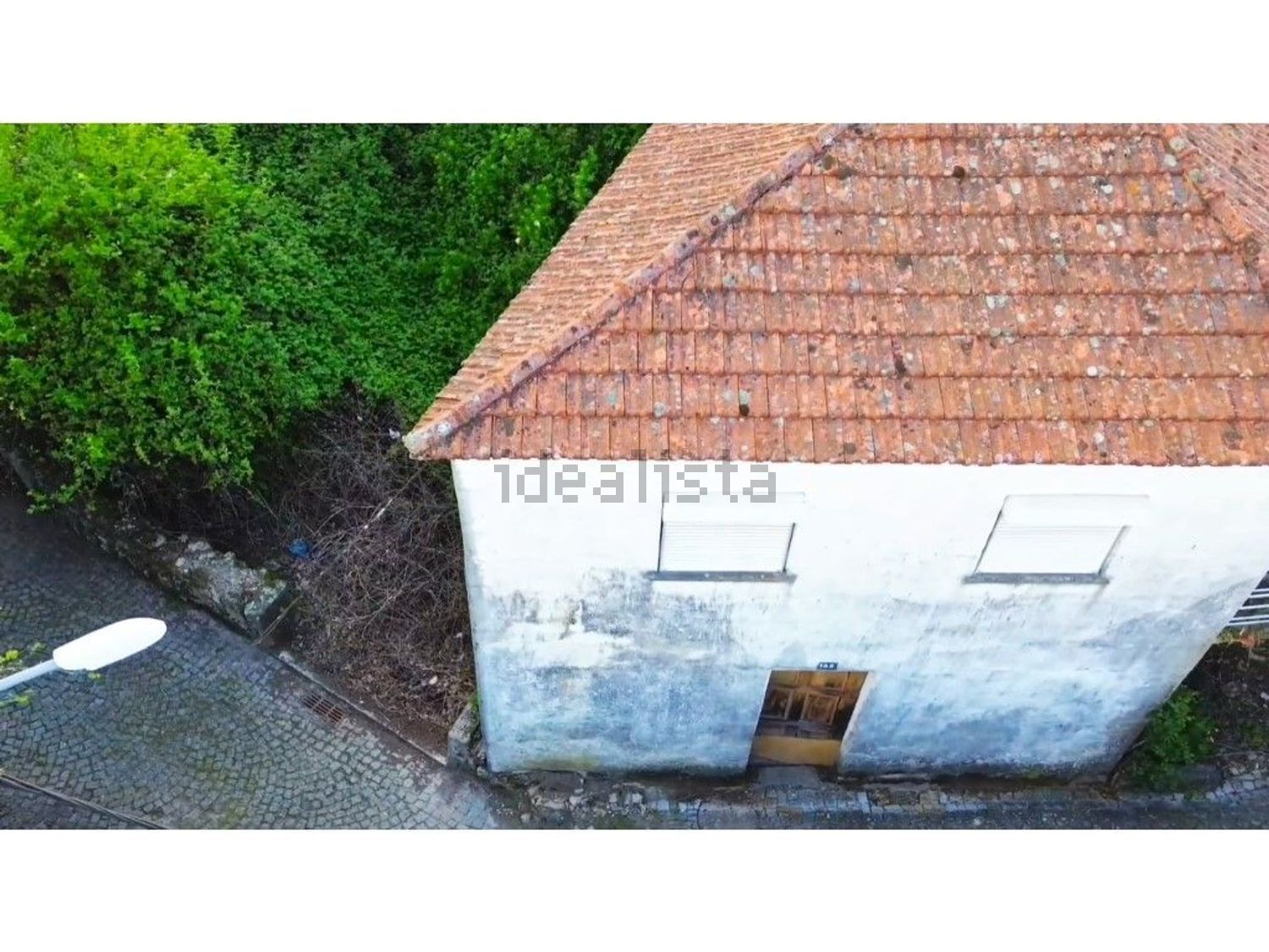 小楼房或独栋别墅出售在 Vila Nova de Paiva - 外立面