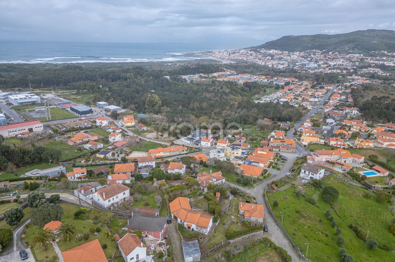 小楼房或独栋别墅出售在Rua do Corgo s/n - 详情