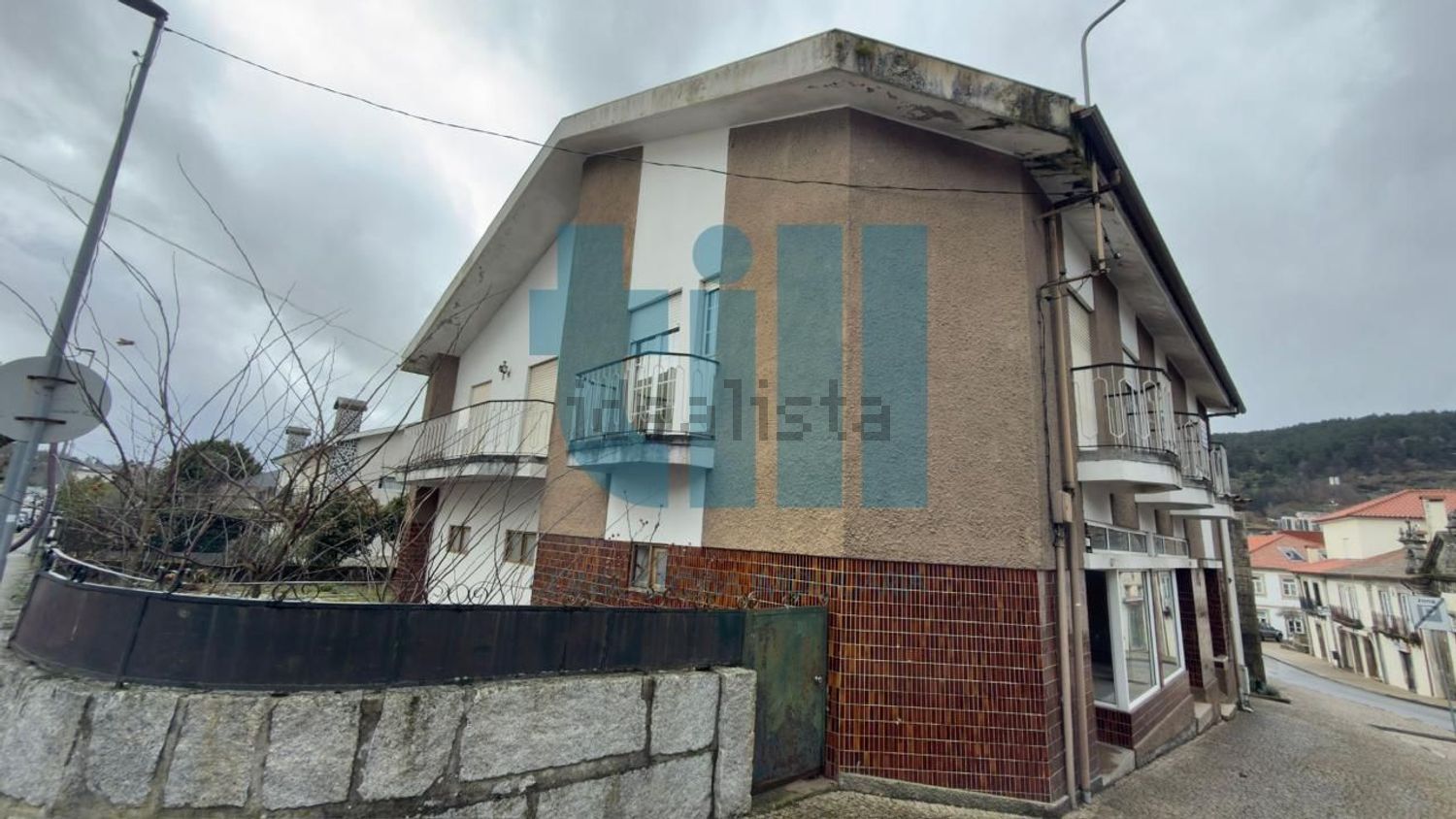 小楼房或独栋别墅出售在 Vila Pouca de Aguiar - 视线