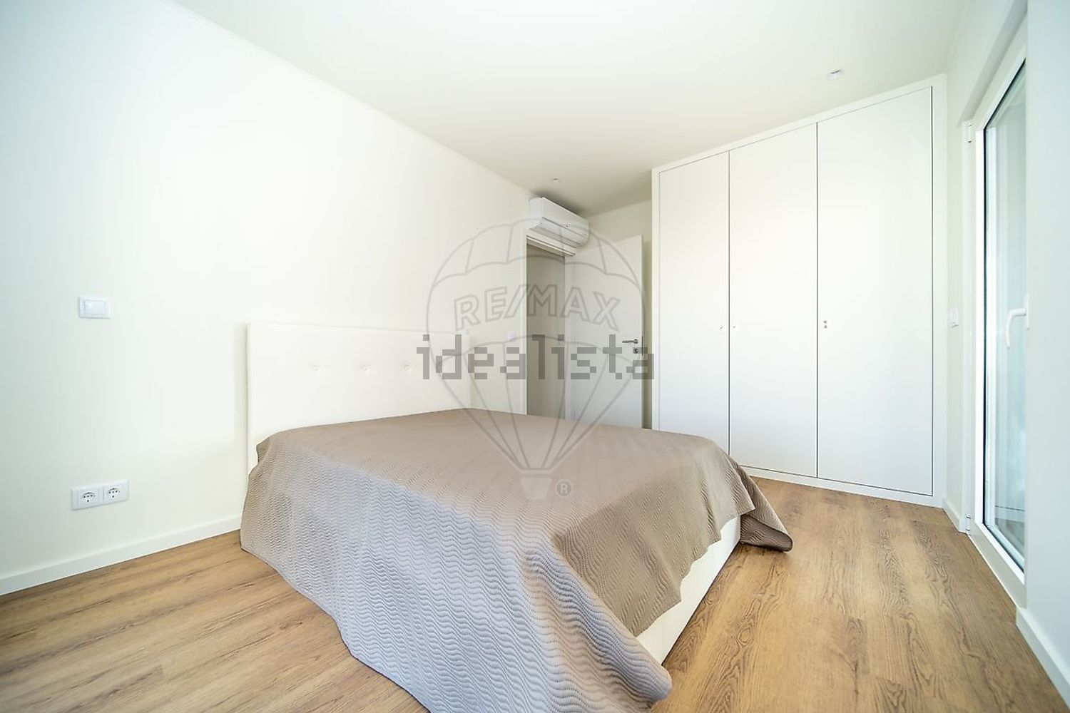 公寓 t1出售在Rua Nossa Senhora do Amparo, 8500 -610 - 卧室