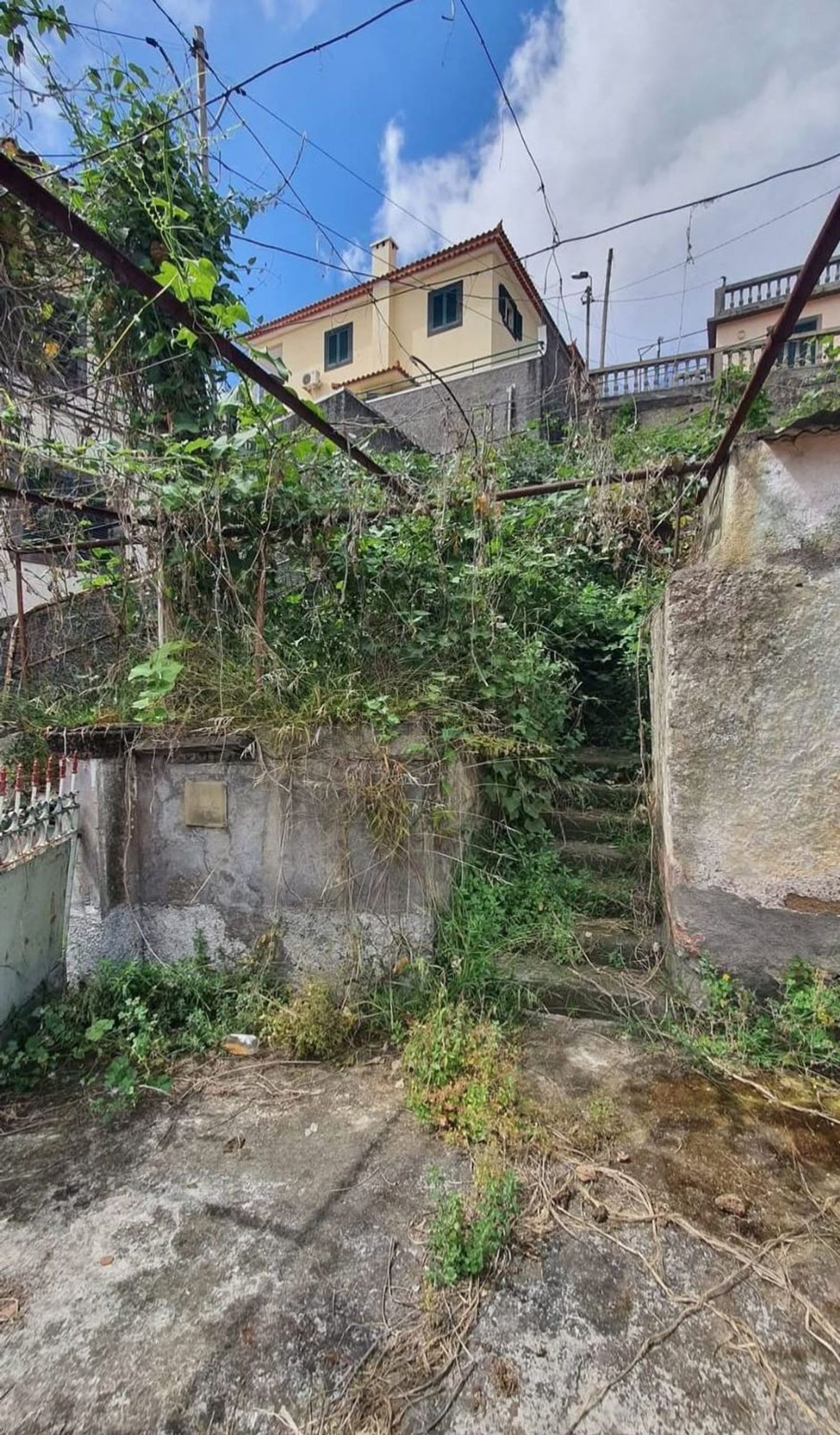 小楼房或独栋别墅出售在Beco da Pinheira s/n - 花园